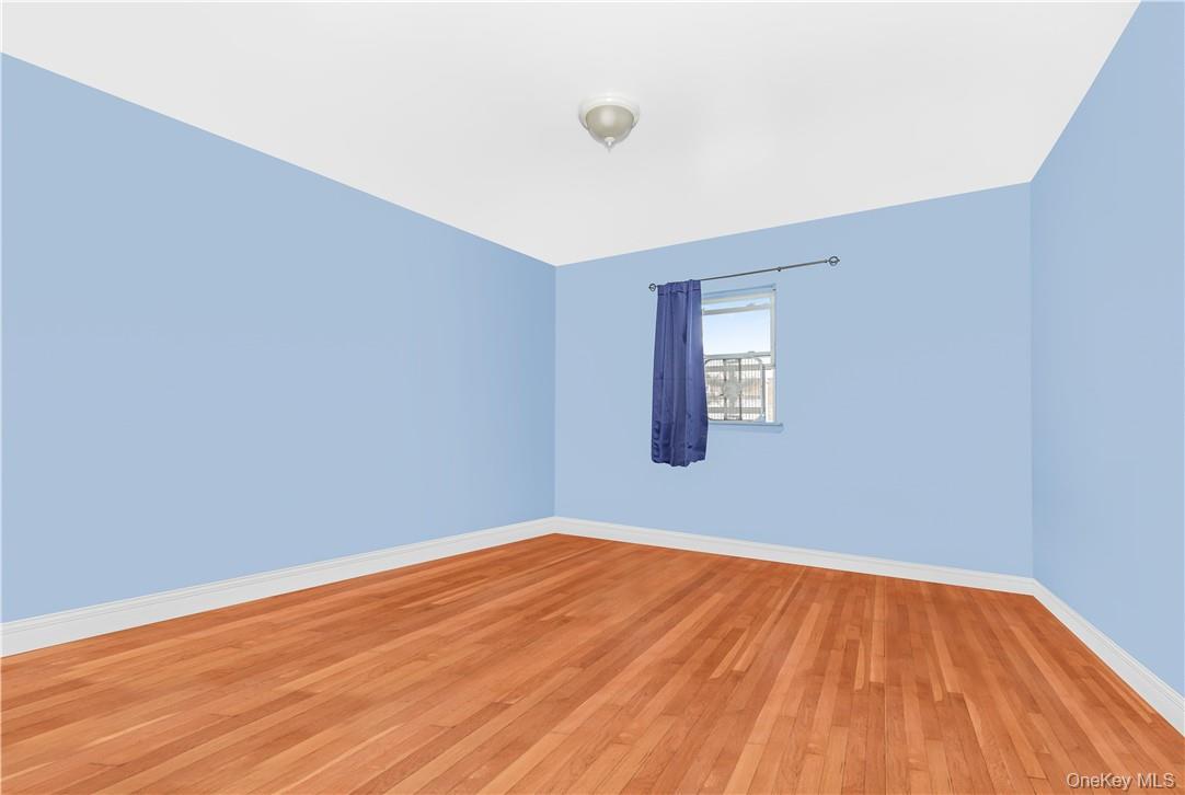 Single Family E 233rd Bronx, NY 10466, MLS-981243-8