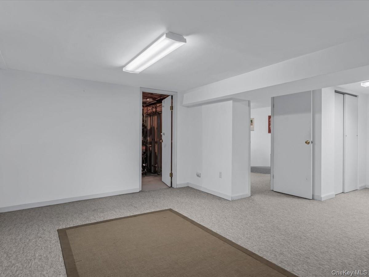 Single Family Linden  Suffolk County, NY 11754, MLS-981254-19