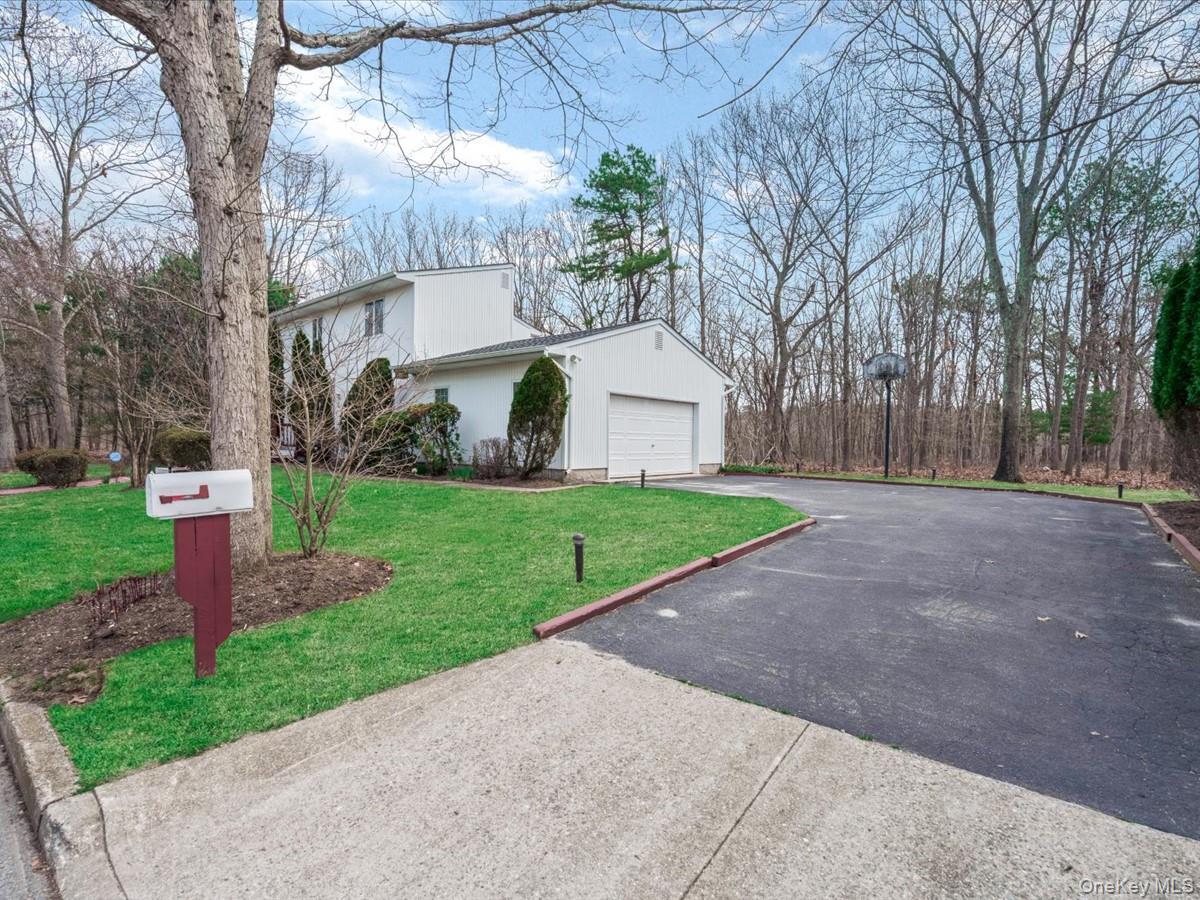 Single Family Linden  Suffolk County, NY 11754, MLS-981254-3