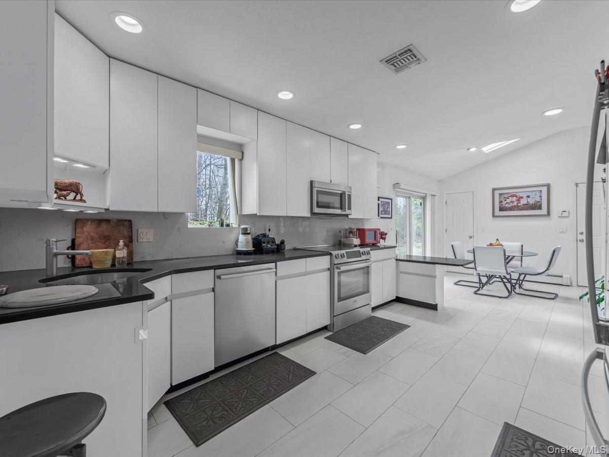 Single Family Linden  Suffolk County, NY 11754, MLS-981254-9