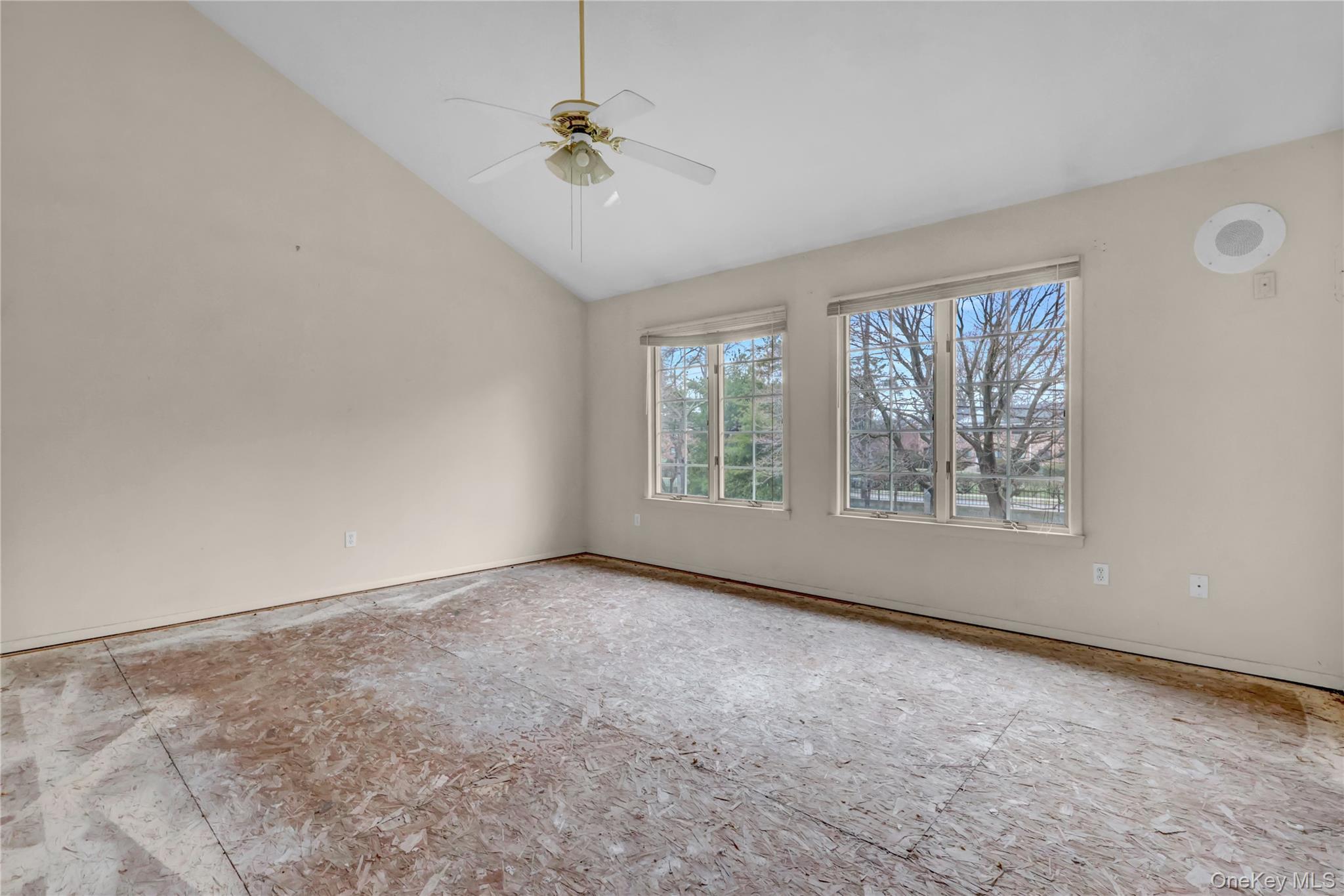 Condo Doral  Suffolk County, NY 11706, MLS-981257-14