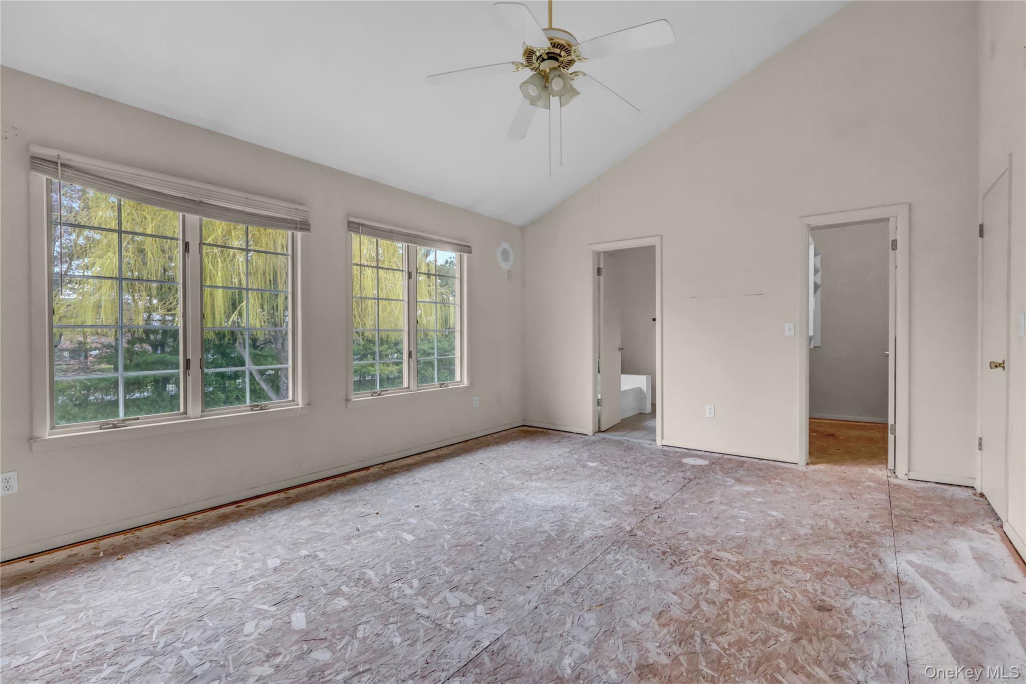 Condo Doral  Suffolk County, NY 11706, MLS-981257-15