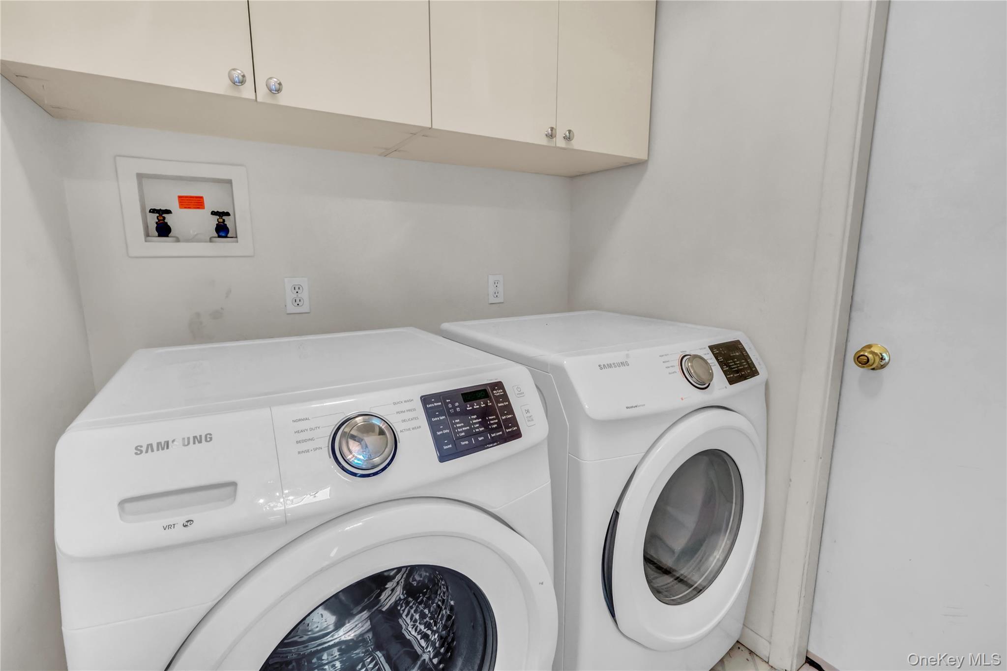 Condo Doral  Suffolk County, NY 11706, MLS-981257-8