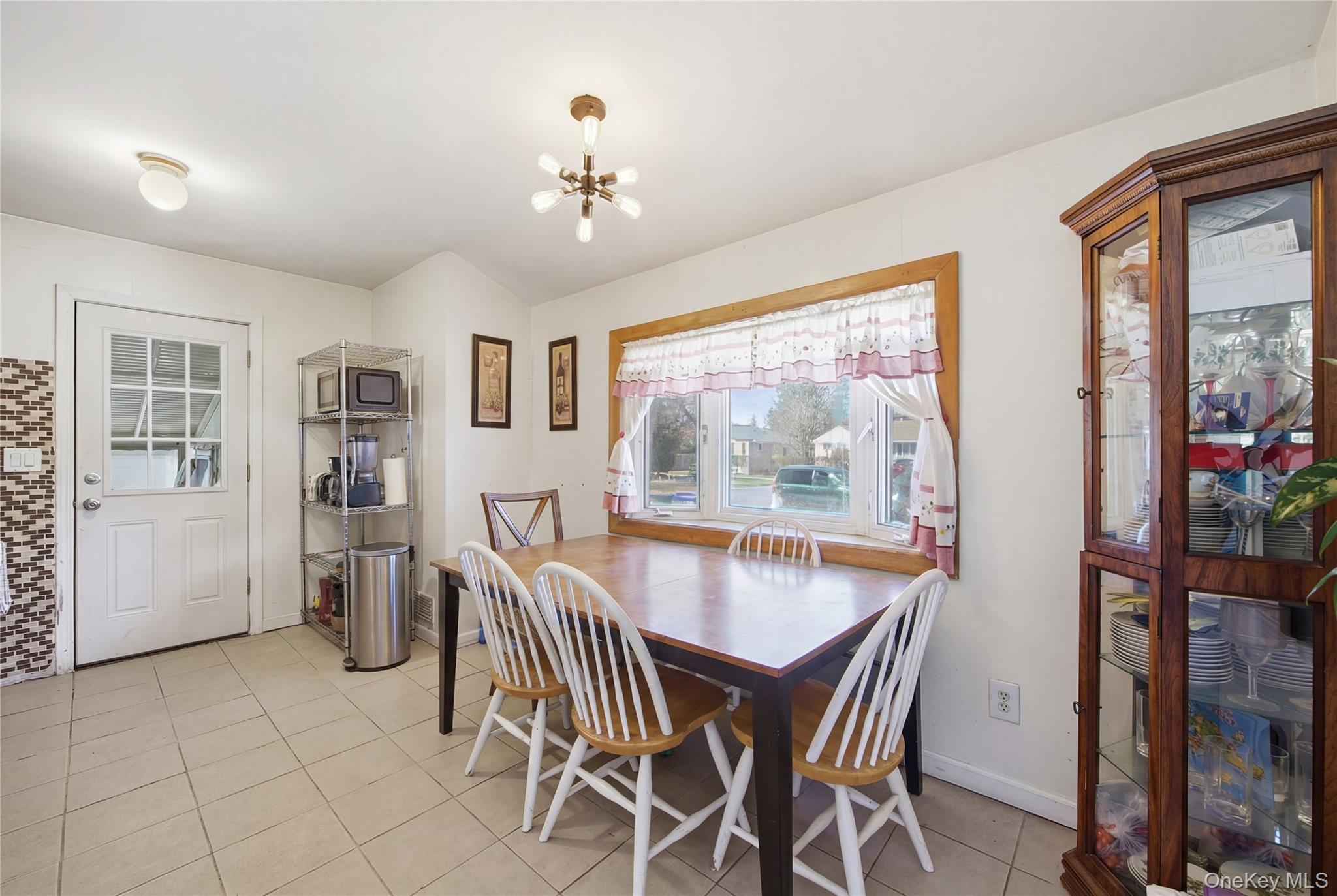 Single Family Half Mile Suffolk County, NY 11722, MLS-981265-10