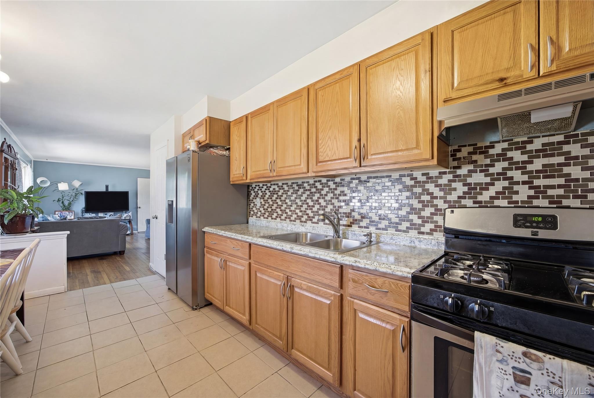 Single Family Half Mile Suffolk County, NY 11722, MLS-981265-12