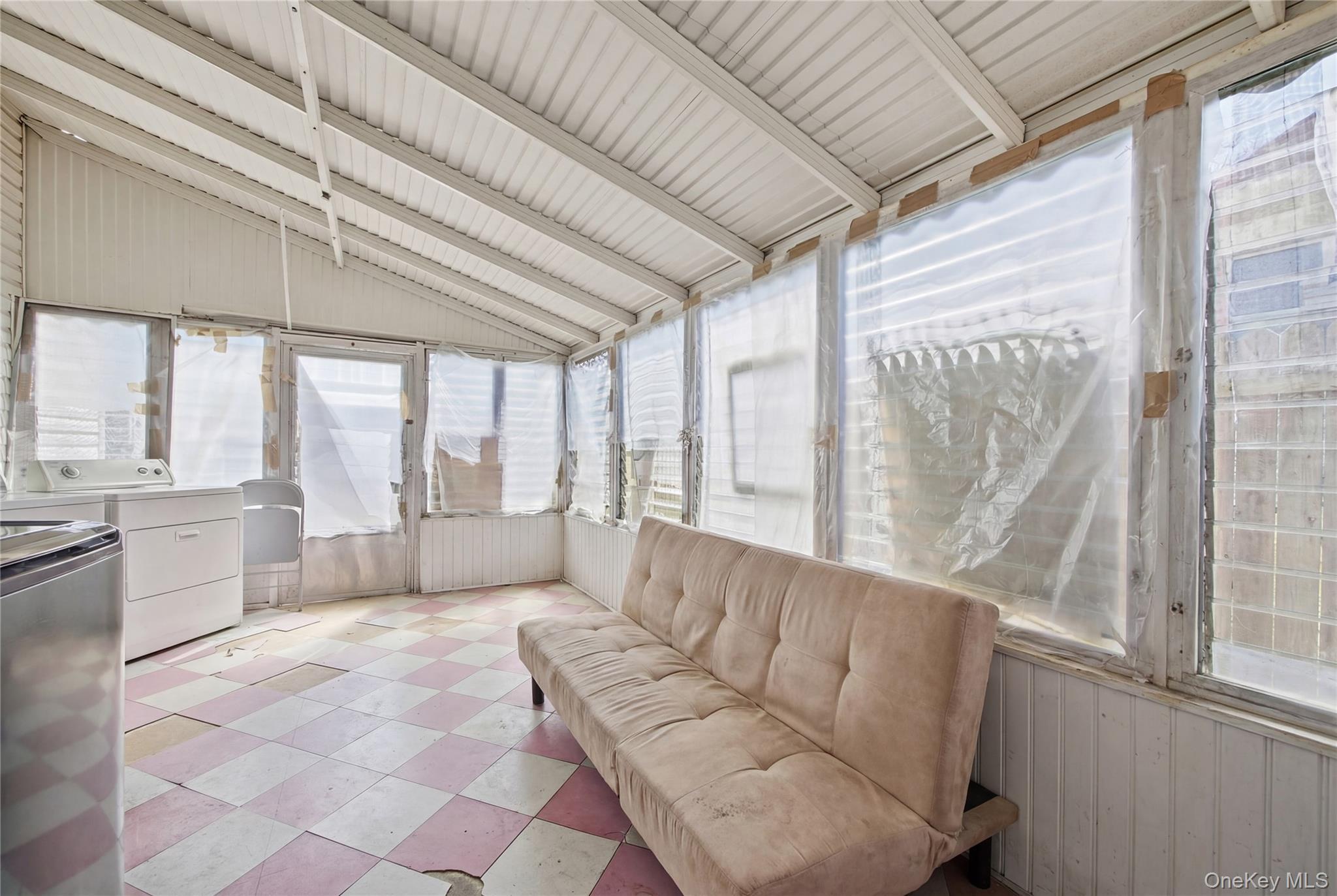 Single Family Half Mile Suffolk County, NY 11722, MLS-981265-25