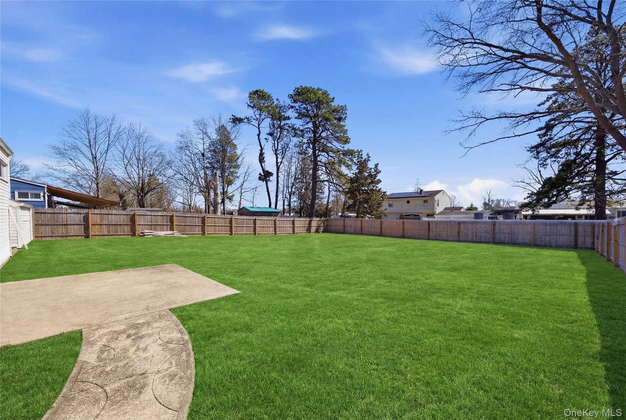 Single Family Half Mile Suffolk County, NY 11722, MLS-981265-26