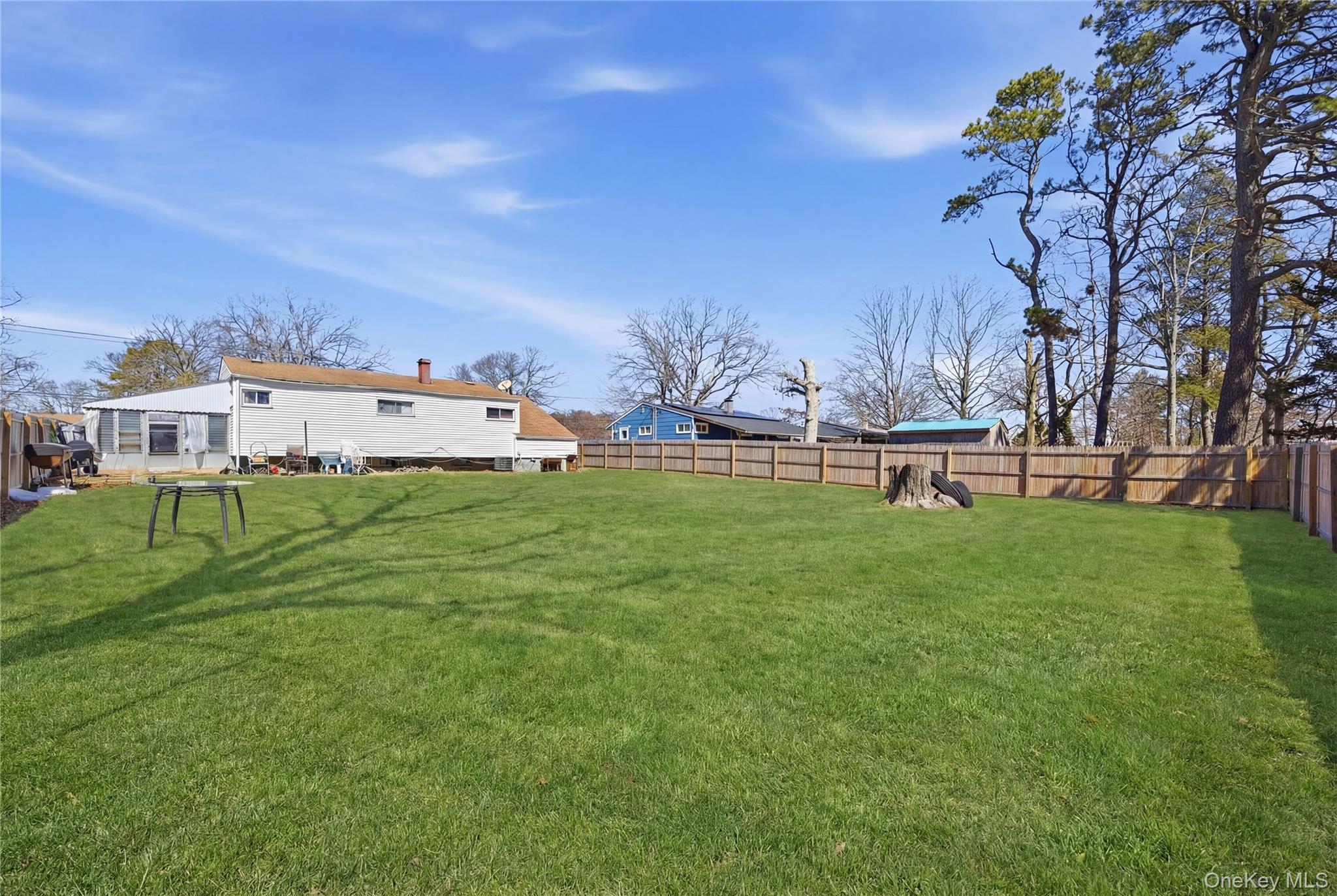 Single Family Half Mile Suffolk County, NY 11722, MLS-981265-28