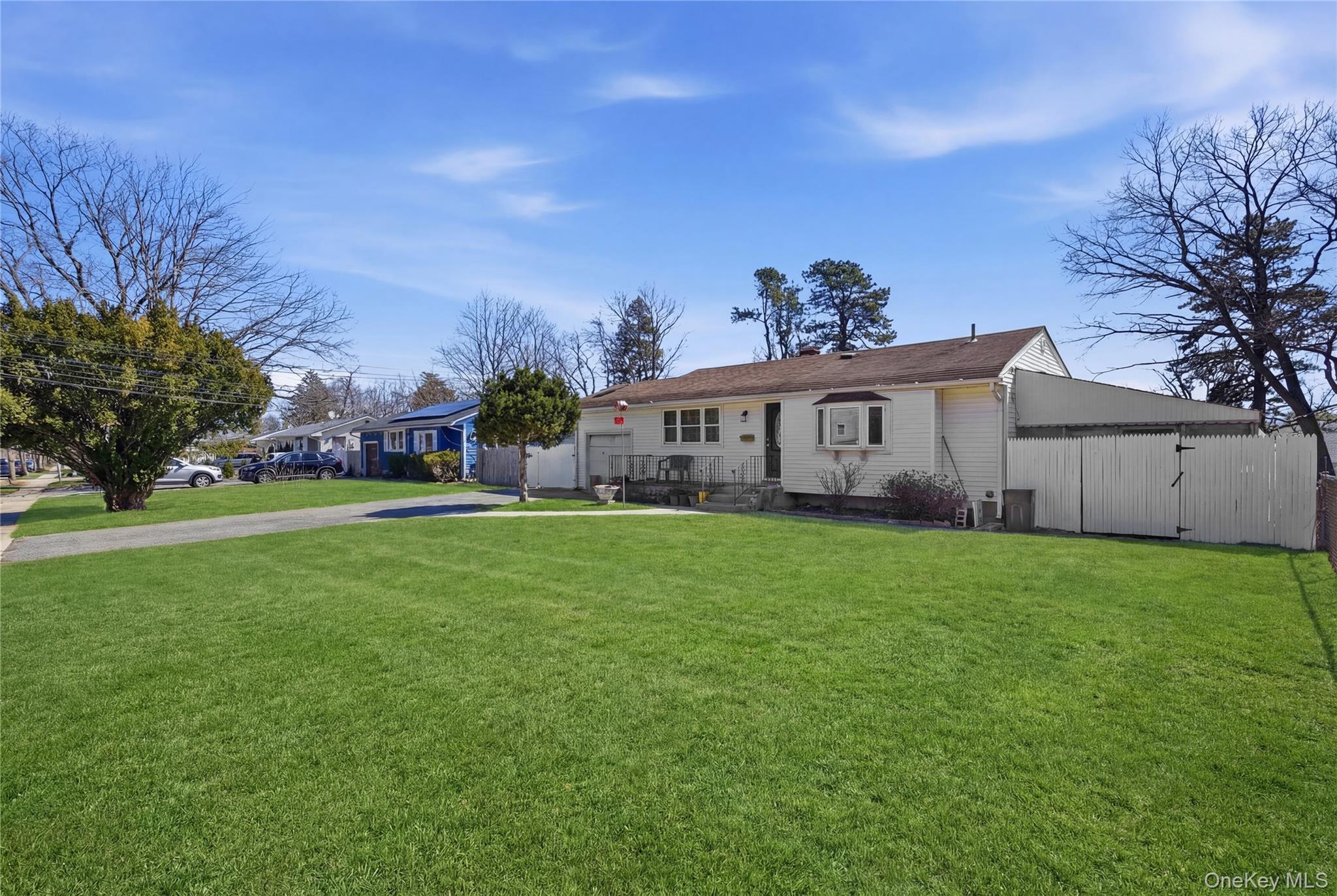 Single Family Half Mile Suffolk County, NY 11722, MLS-981265-3