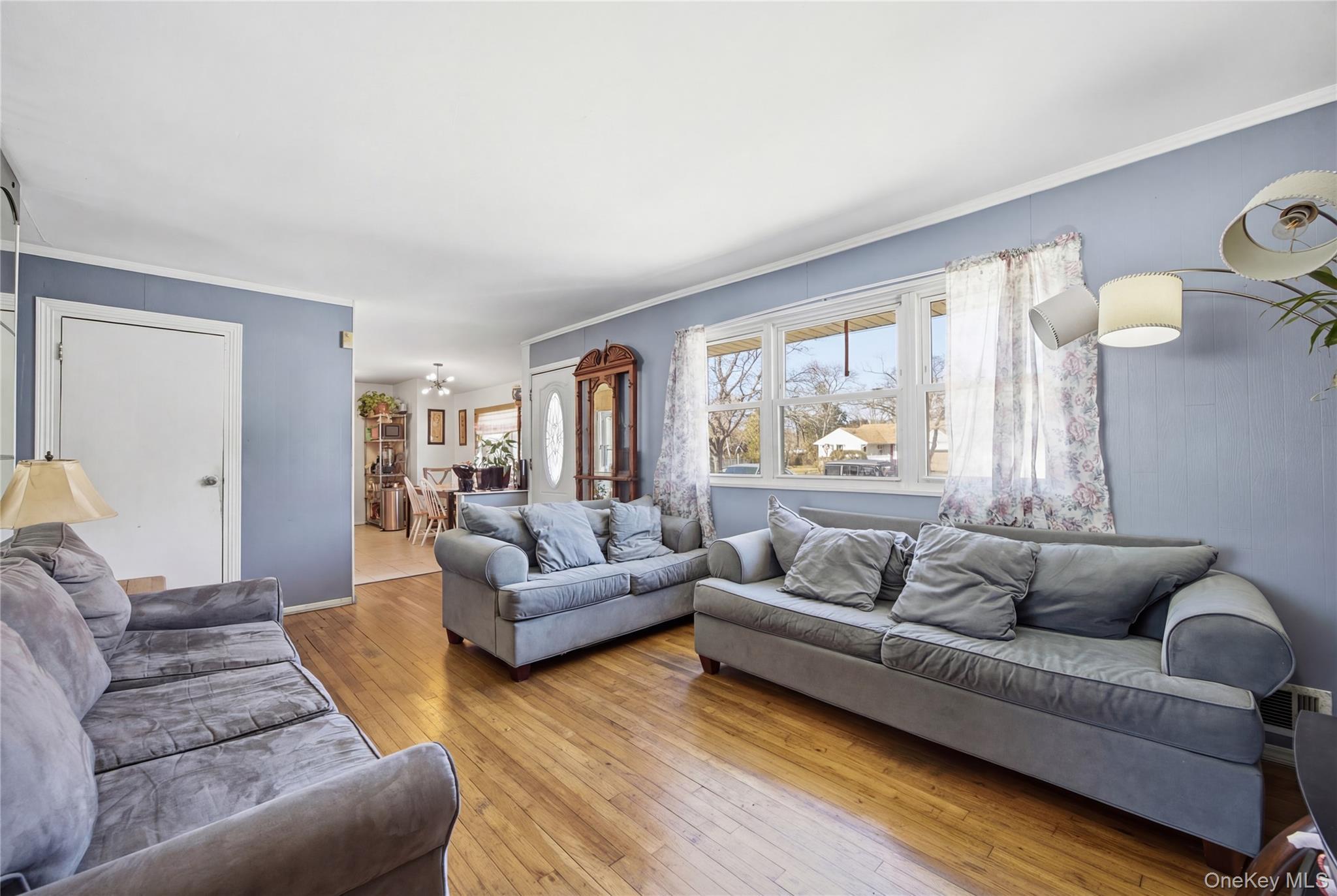 Single Family Half Mile Suffolk County, NY 11722, MLS-981265-7