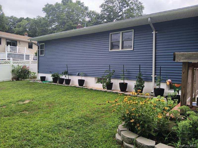 Single Family Hulse Suffolk County, NY 11792, MLS-981288-16