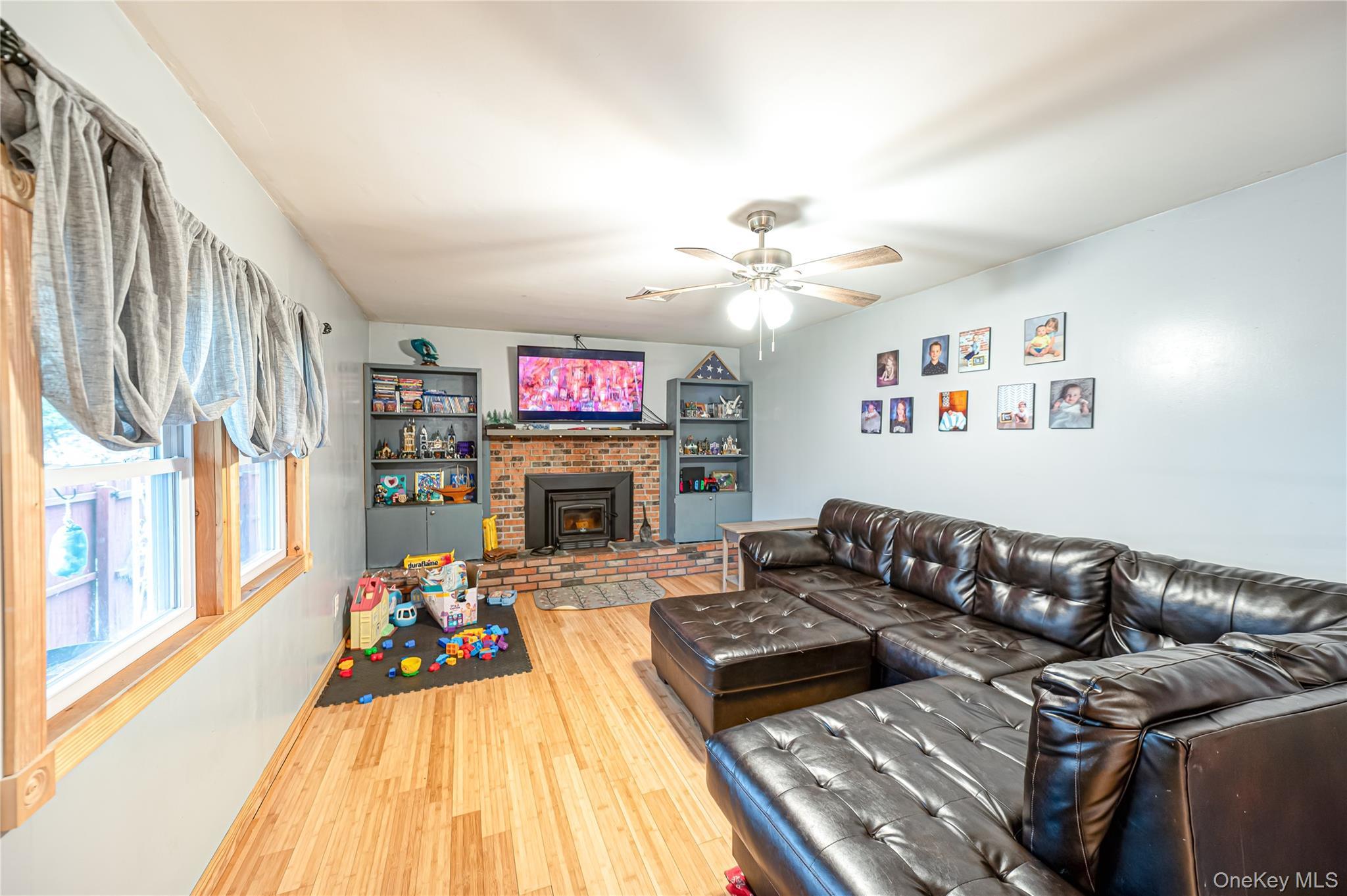 Single Family Hulse Suffolk County, NY 11792, MLS-981288-2