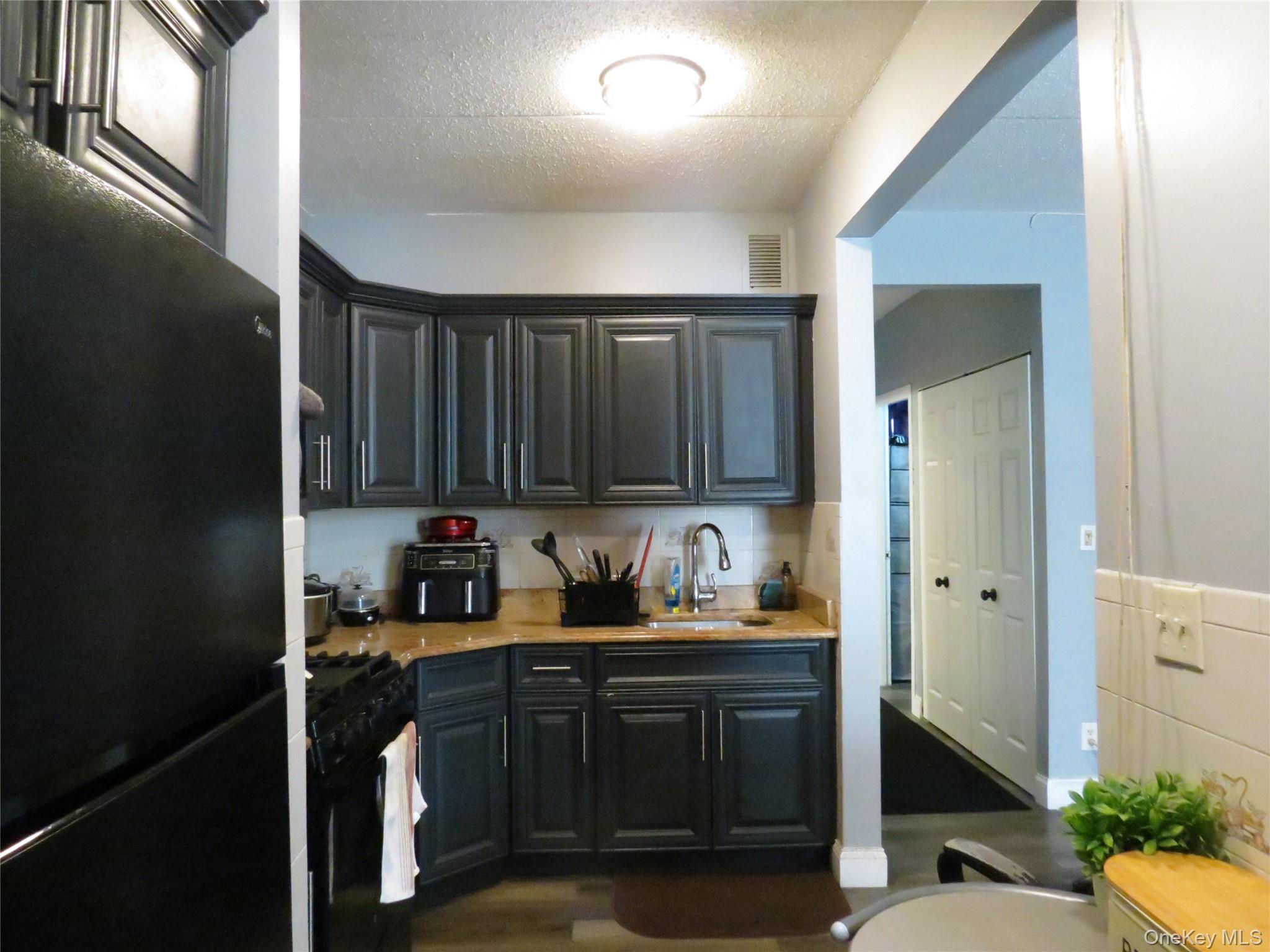 Condo 159th  Bronx, NY 10451, MLS-981297-4