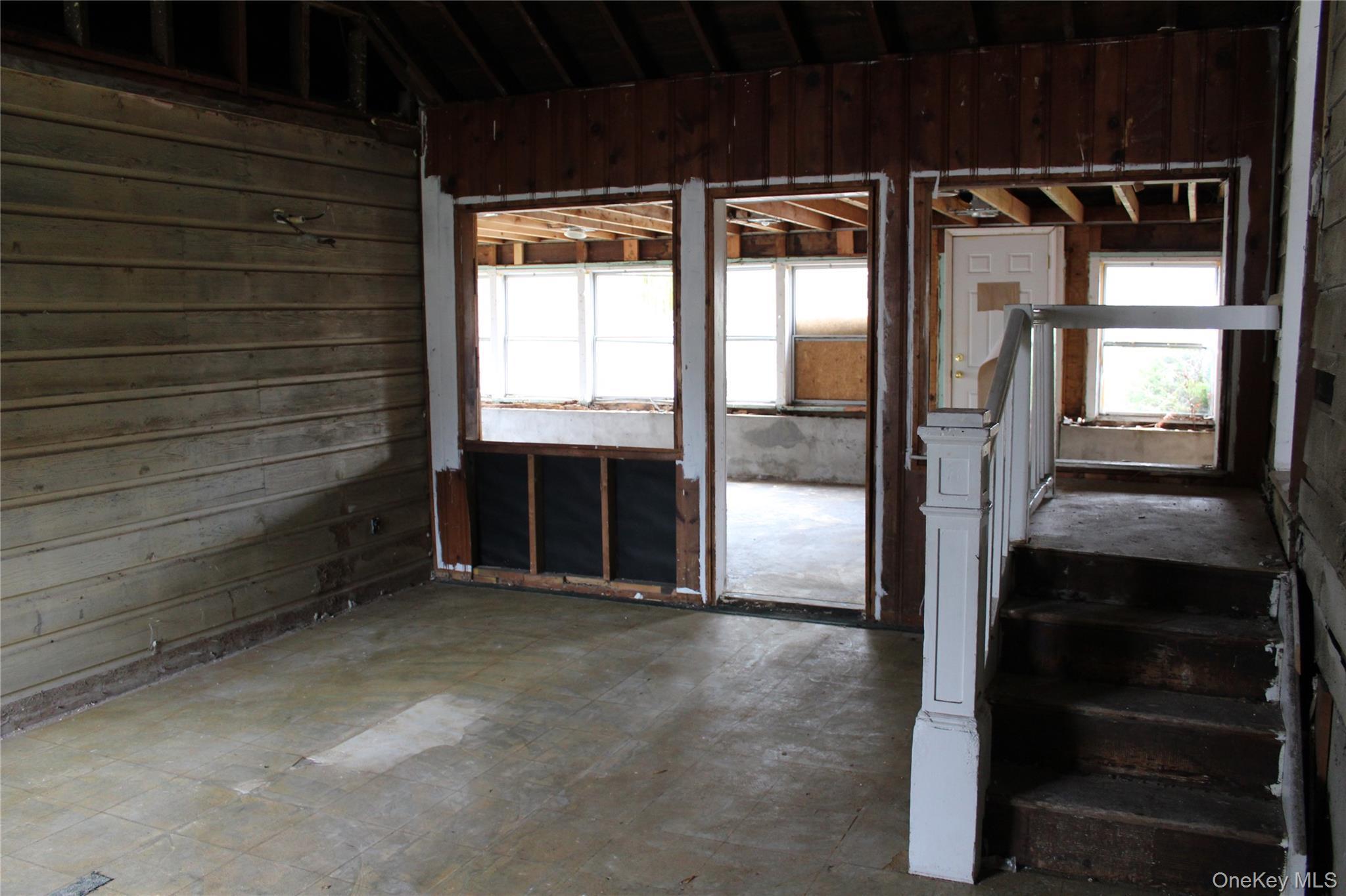 Single Family Manor  Suffolk County, NY 11706, MLS-981302-10