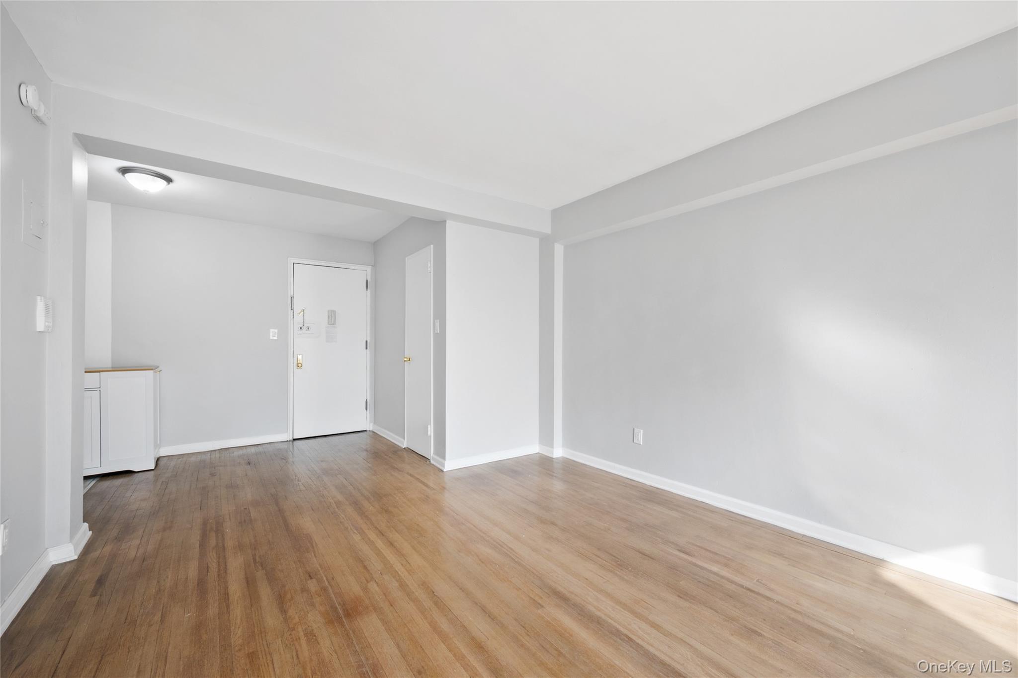 Apartment Broadway  Bronx, NY 10471, MLS-981309-10