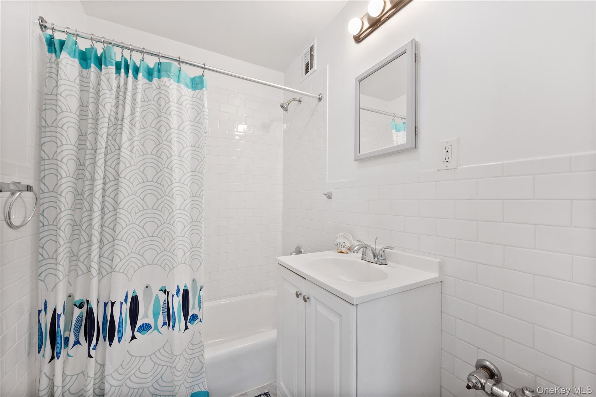 Apartment Broadway  Bronx, NY 10471, MLS-981309-11