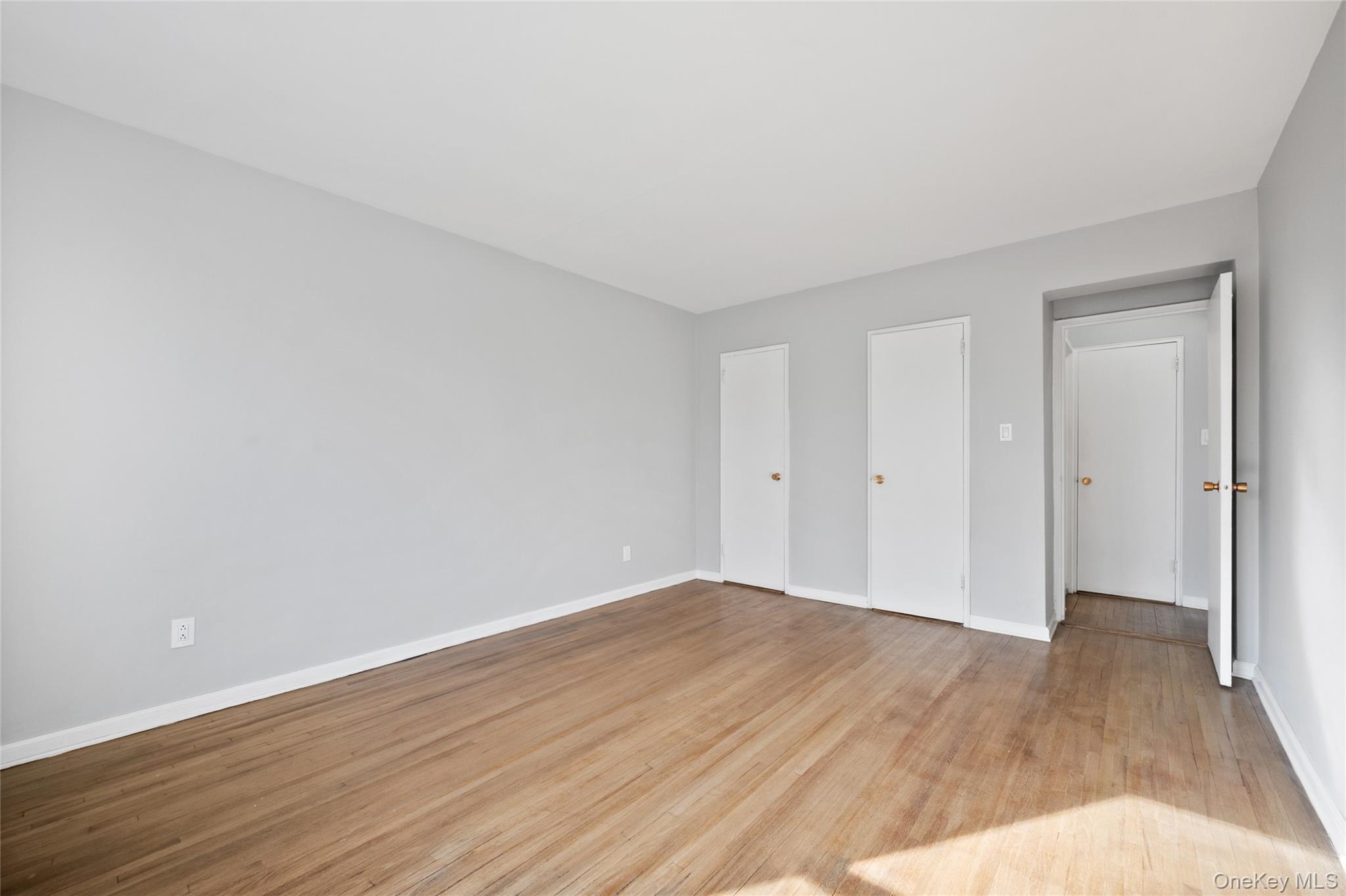 Apartment Broadway  Bronx, NY 10471, MLS-981309-13