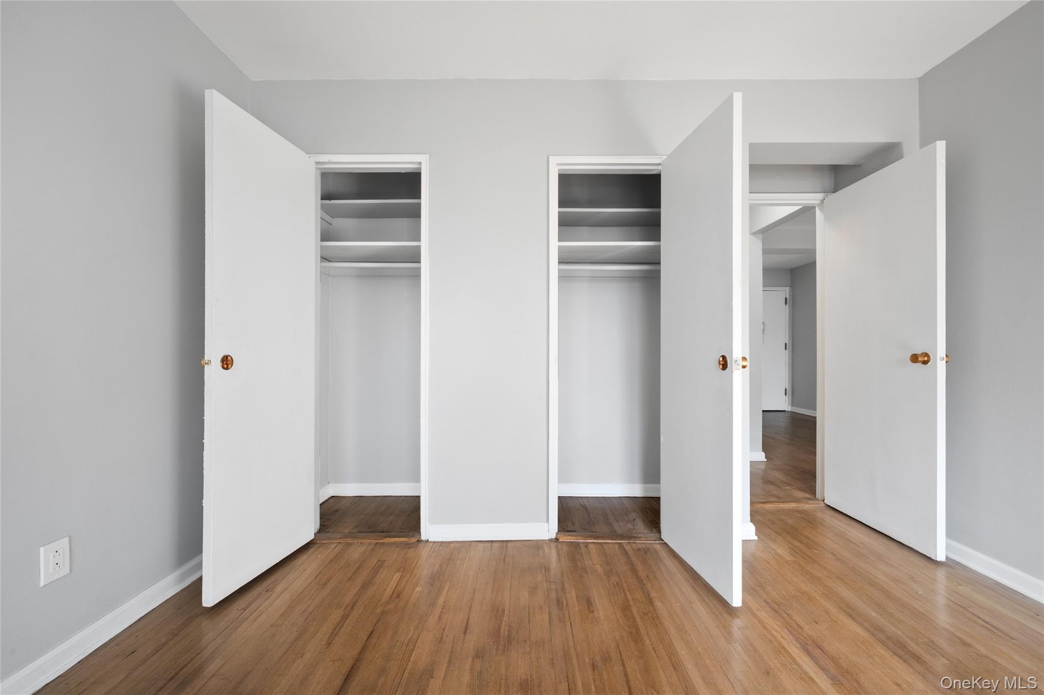 Apartment Broadway  Bronx, NY 10471, MLS-981309-14