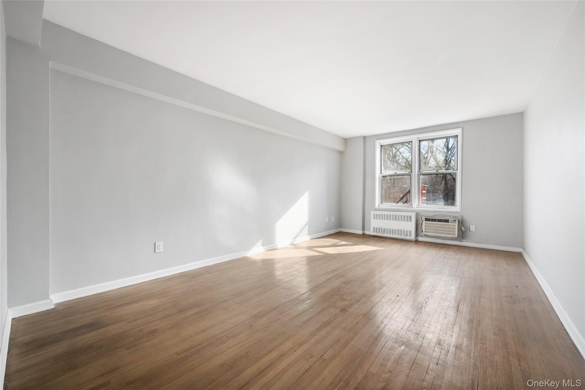 Apartment Broadway  Bronx, NY 10471, MLS-981309-3