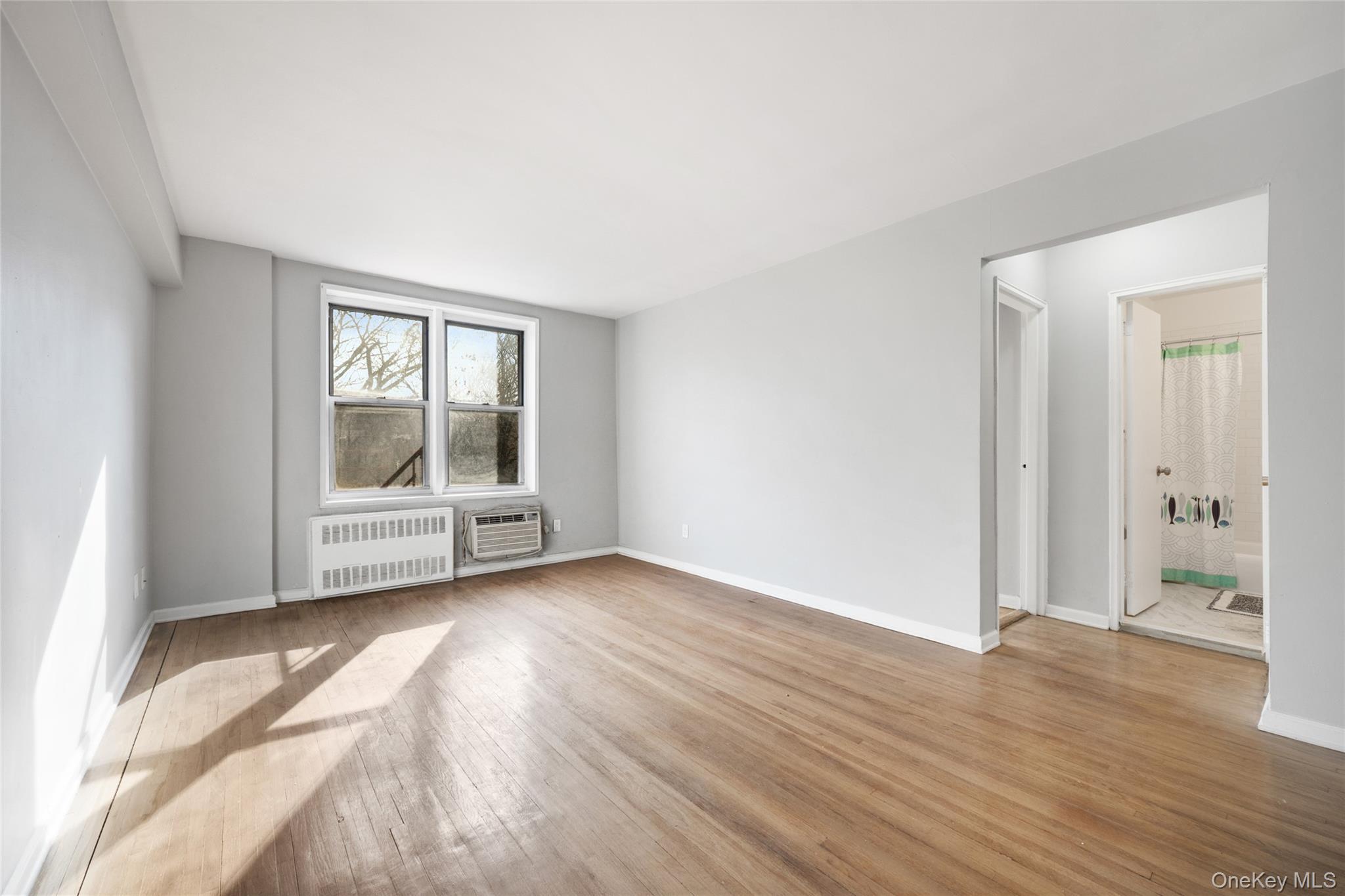 Apartment Broadway  Bronx, NY 10471, MLS-981309-5