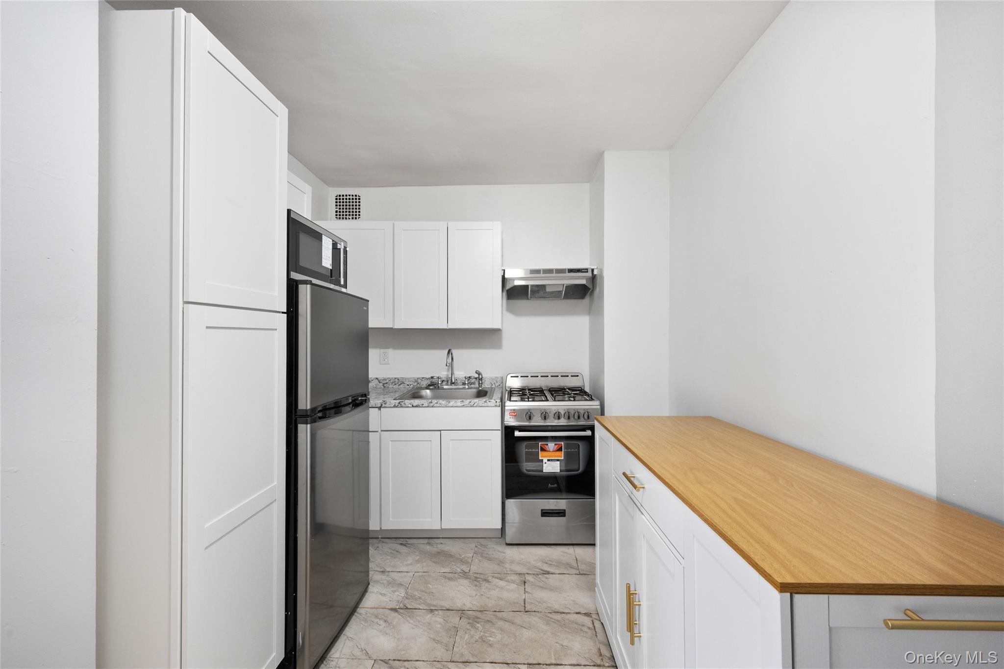 Apartment Broadway  Bronx, NY 10471, MLS-981309-6