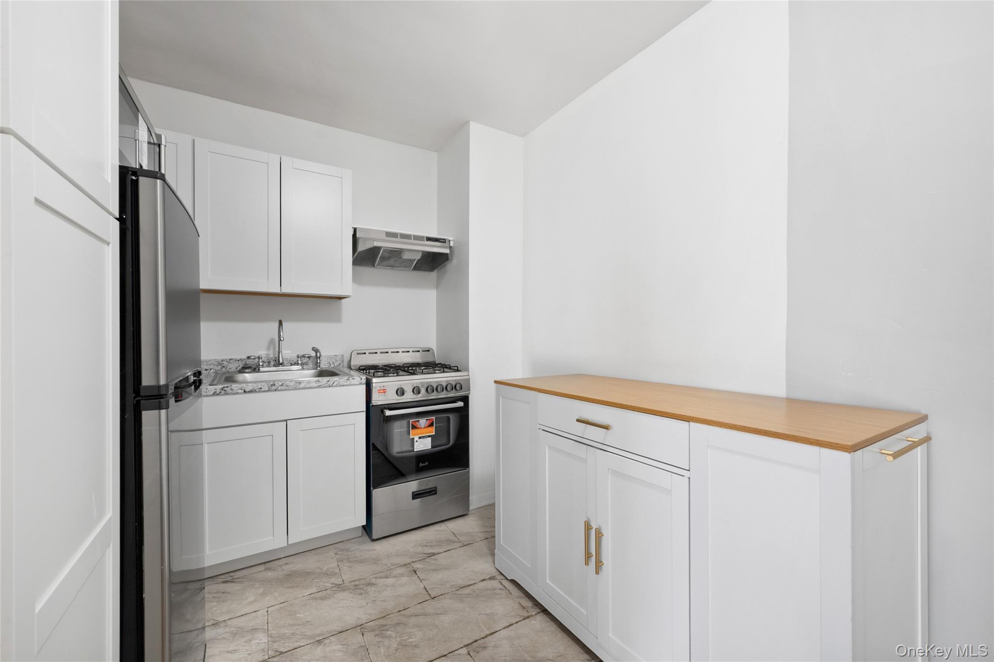 Apartment Broadway  Bronx, NY 10471, MLS-981309-8