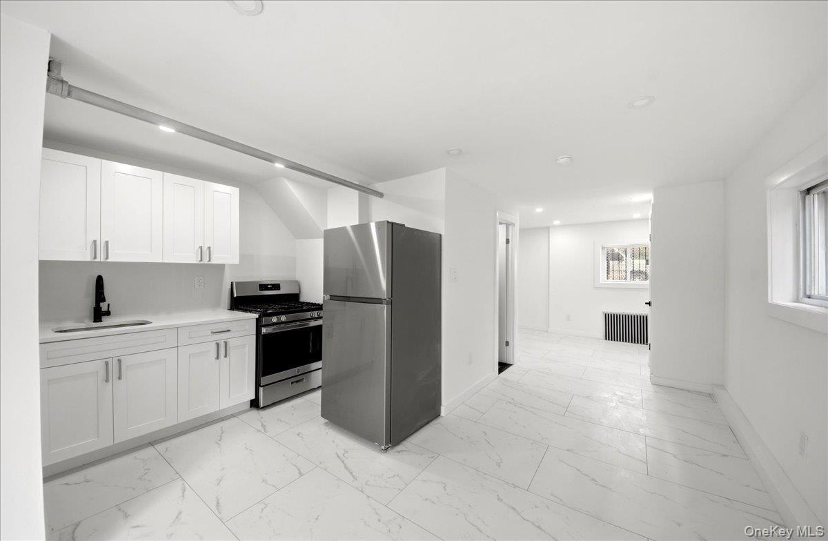 Single Family Murdock  Bronx, NY 10466, MLS-981311-11