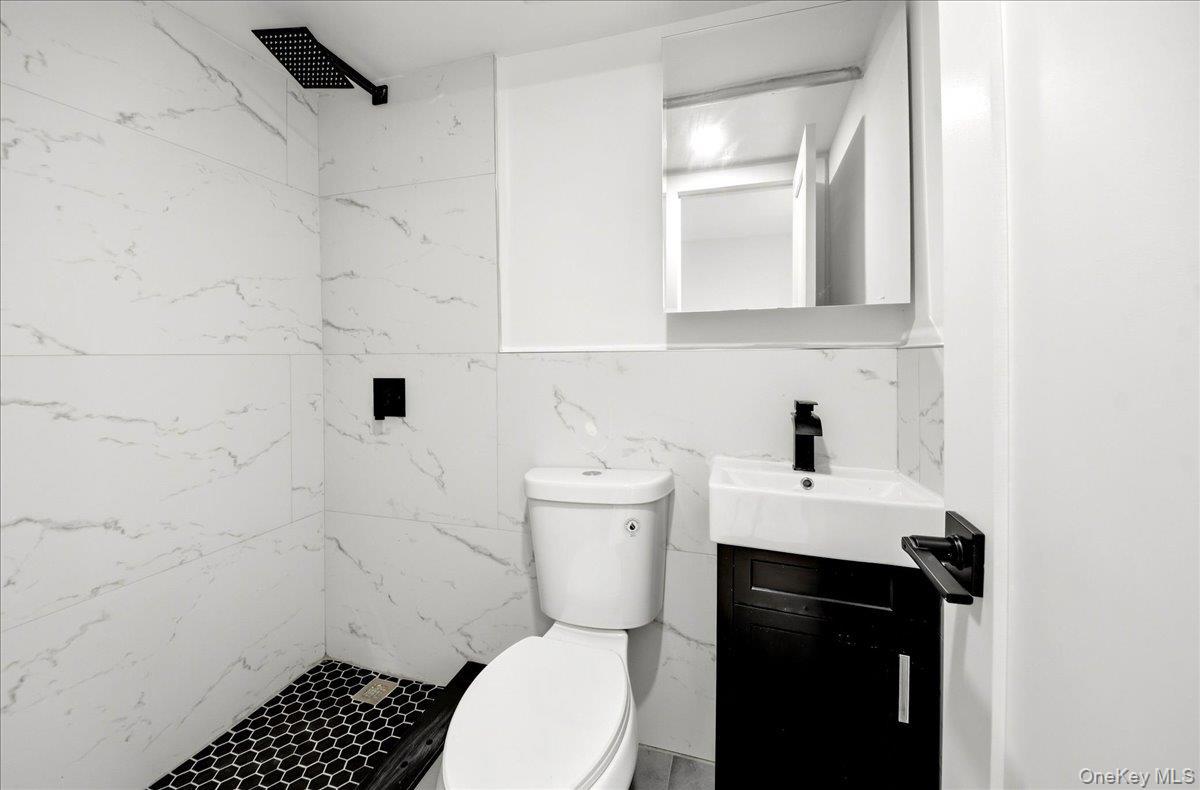 Single Family Murdock  Bronx, NY 10466, MLS-981311-12