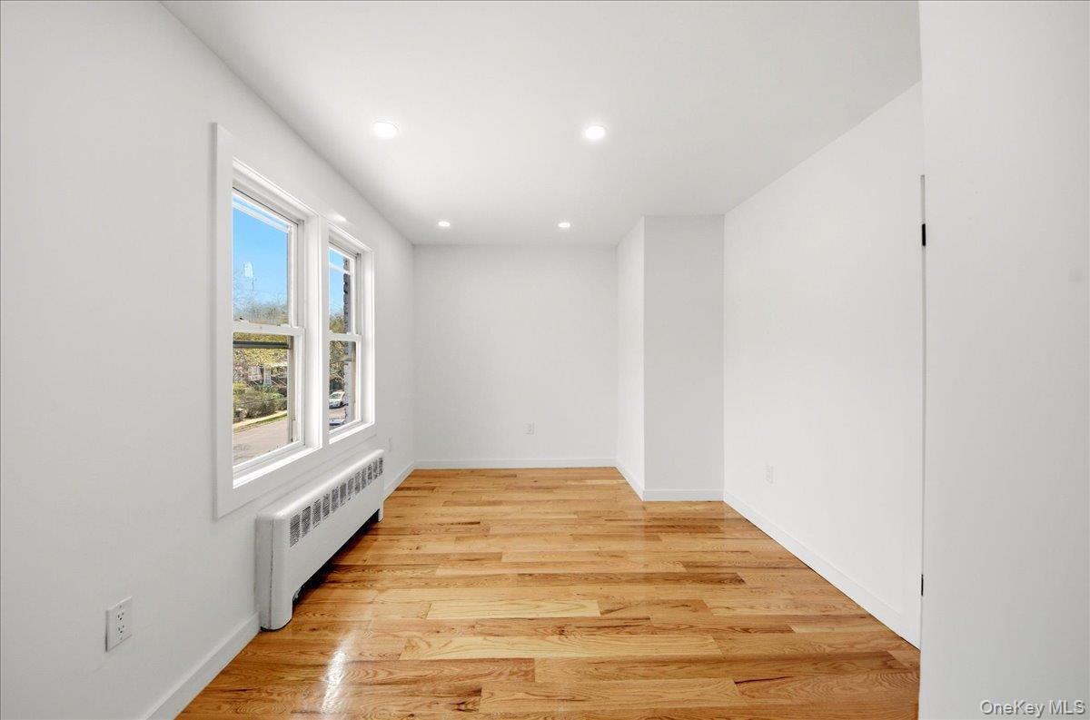 Single Family Murdock  Bronx, NY 10466, MLS-981311-17