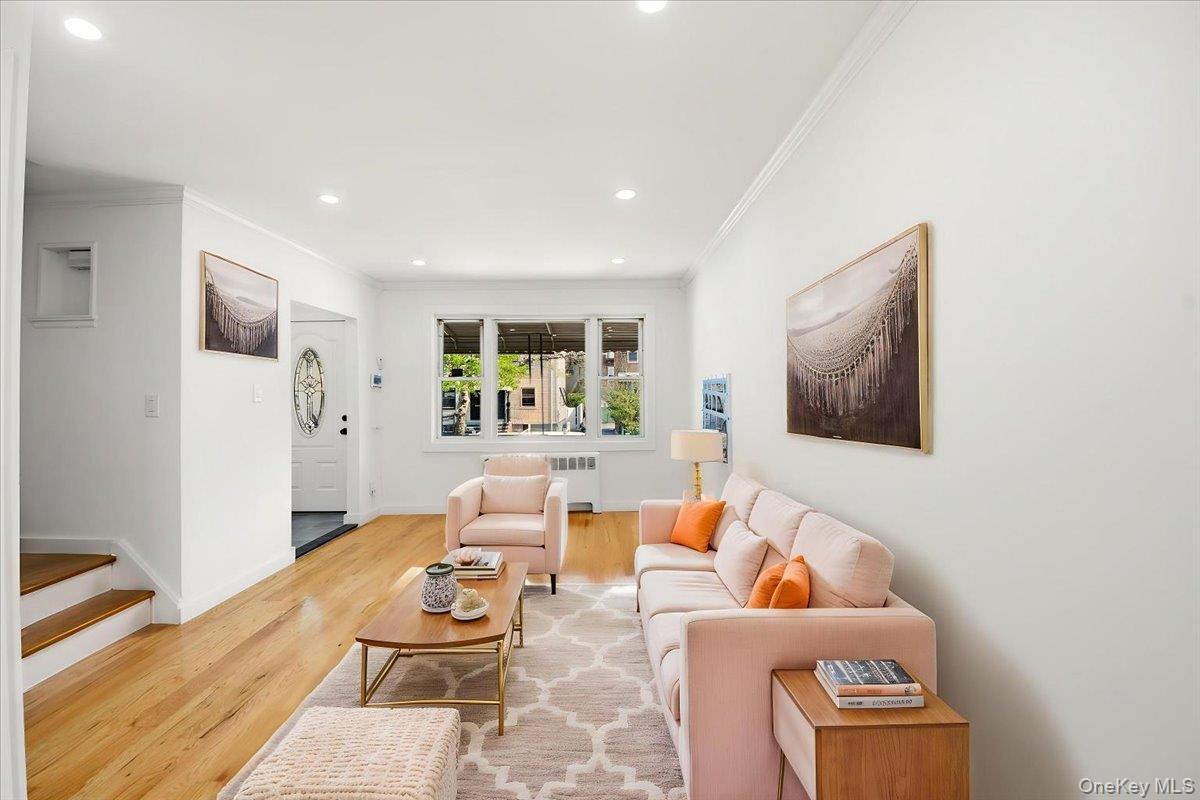 Single Family Murdock  Bronx, NY 10466, MLS-981311-25