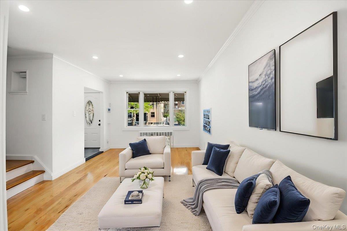 Single Family Murdock  Bronx, NY 10466, MLS-981311-27