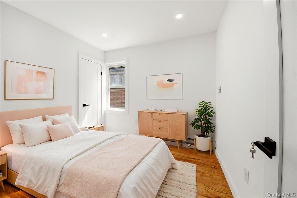 Single Family Murdock  Bronx, NY 10466, MLS-981311-28