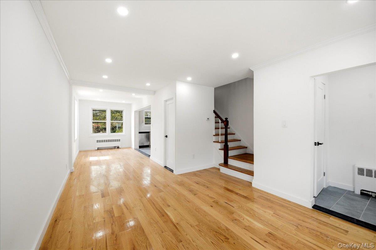 Single Family Murdock  Bronx, NY 10466, MLS-981311-3