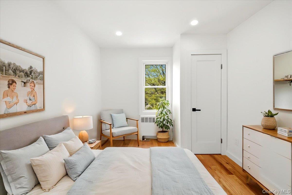 Single Family Murdock  Bronx, NY 10466, MLS-981311-30