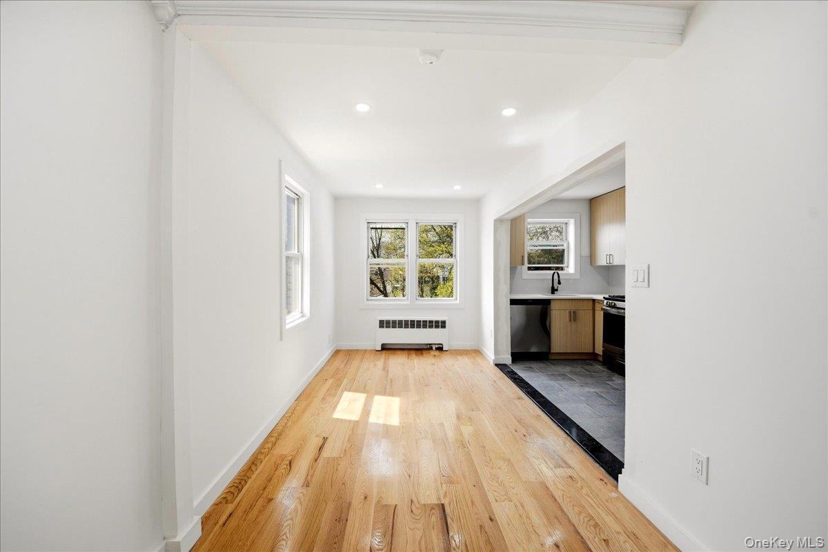 Single Family Murdock  Bronx, NY 10466, MLS-981311-6