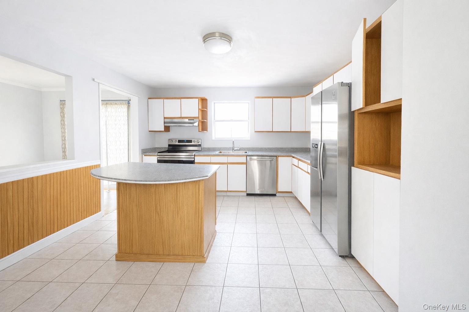 Single Family Ridge  Suffolk County, NY 11967, MLS-981320-3