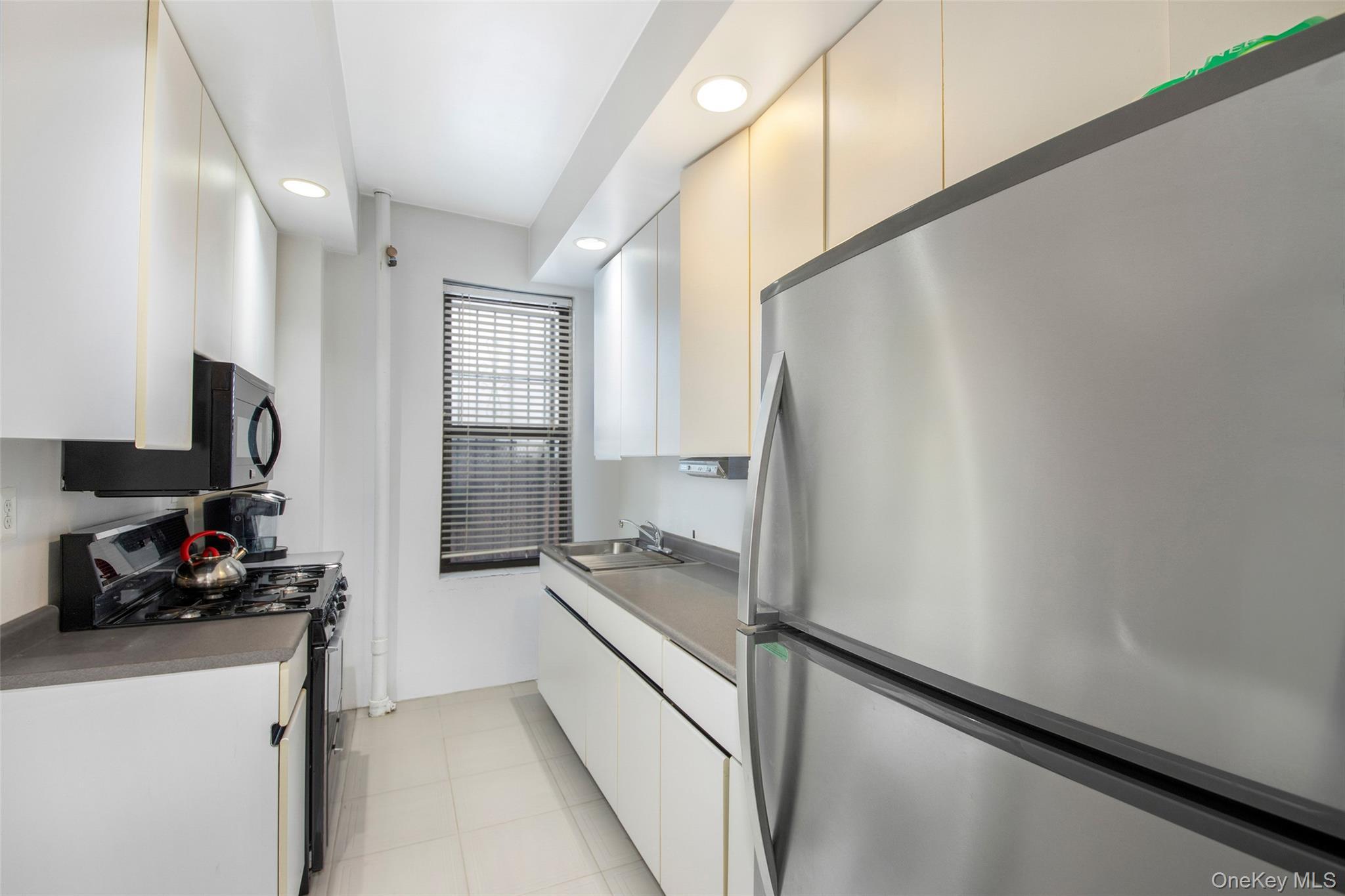 Coop Crown  Brooklyn, NY 11225, MLS-981330-2