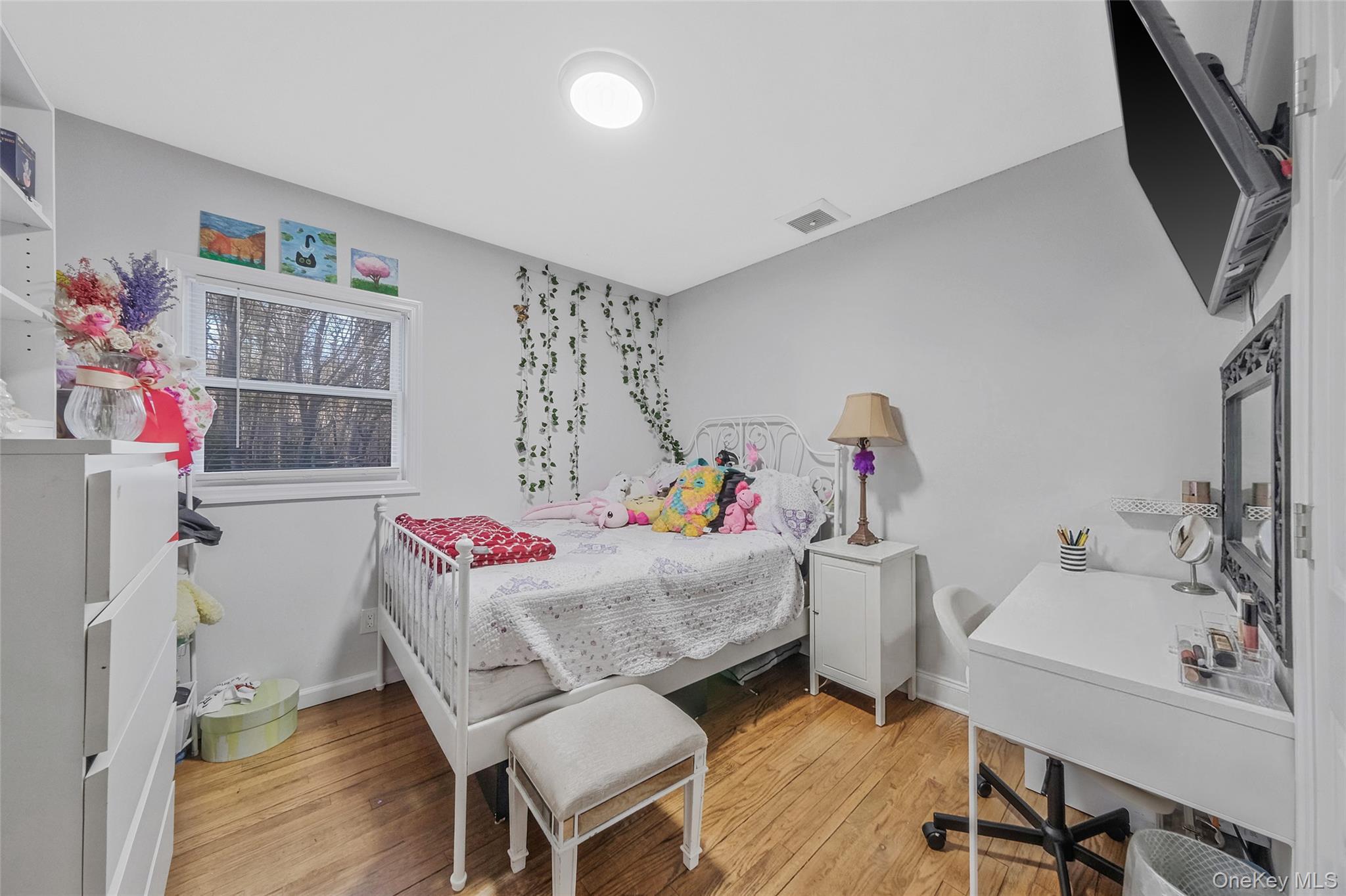 Single Family Woodside  Suffolk County, NY 11772, MLS-981350-11