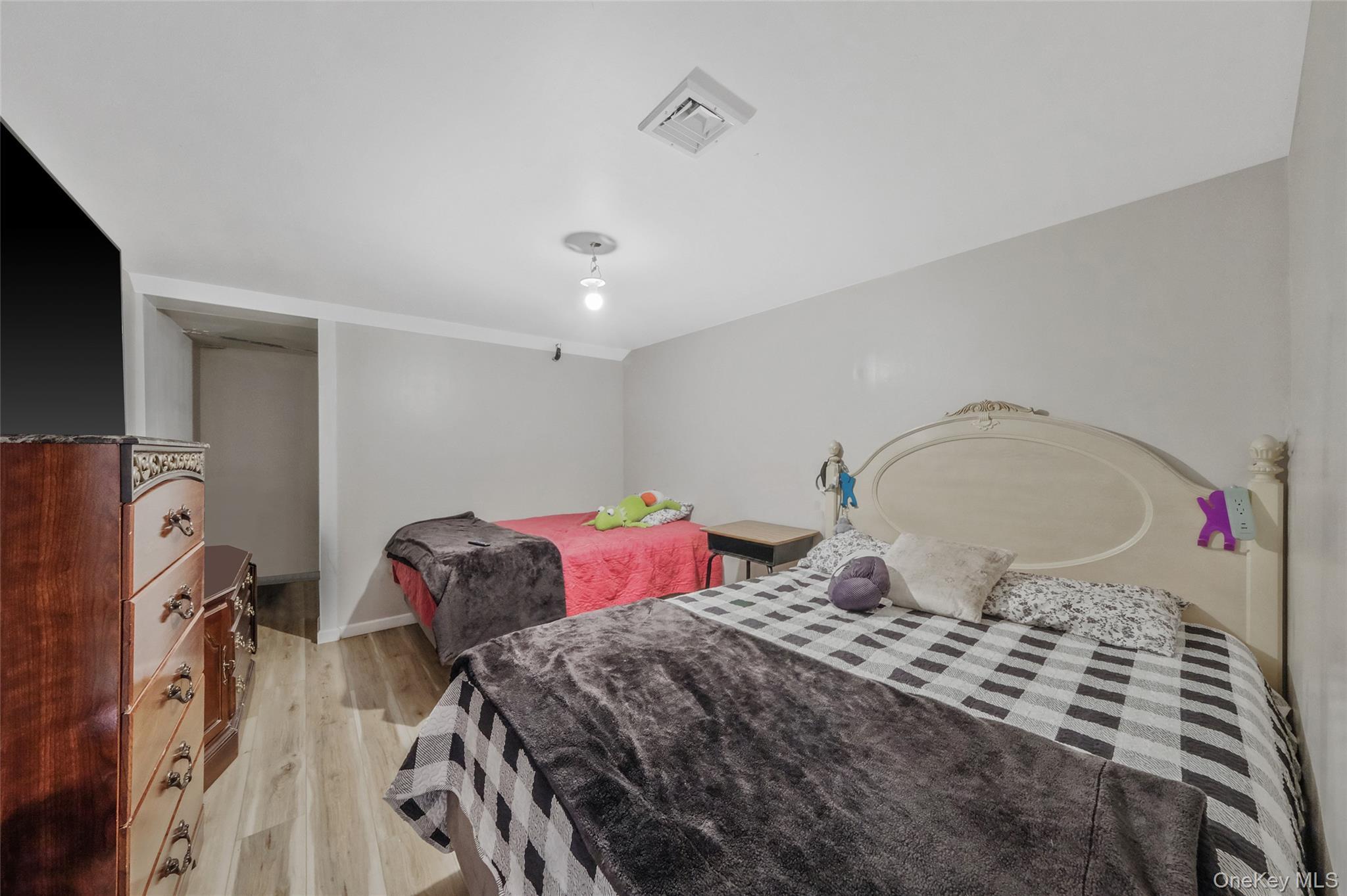 Single Family Woodside  Suffolk County, NY 11772, MLS-981350-18