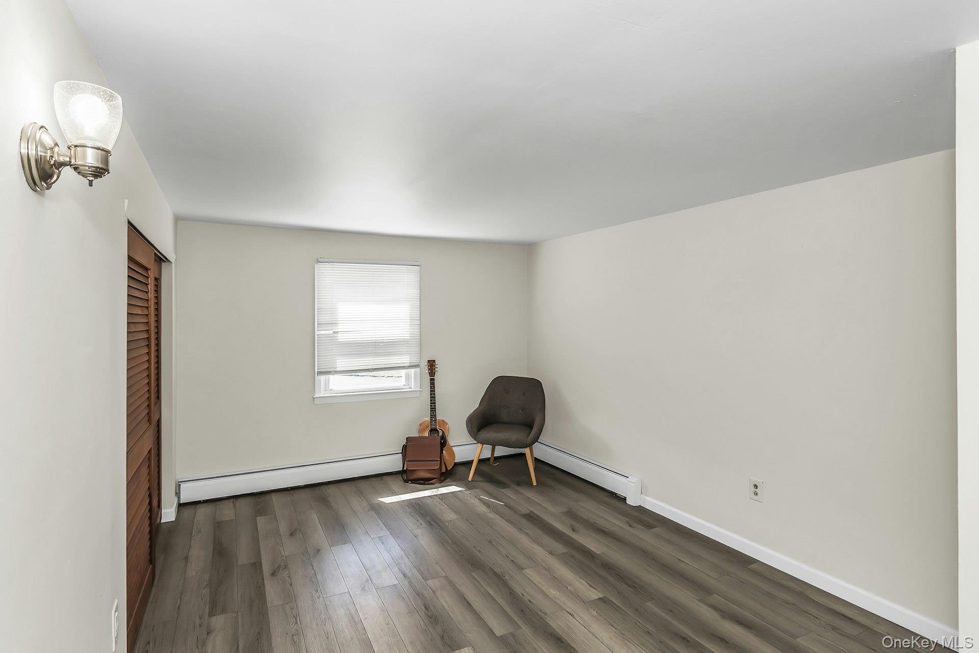 Single Family Diane  Suffolk County, NY 11706, MLS-981374-20