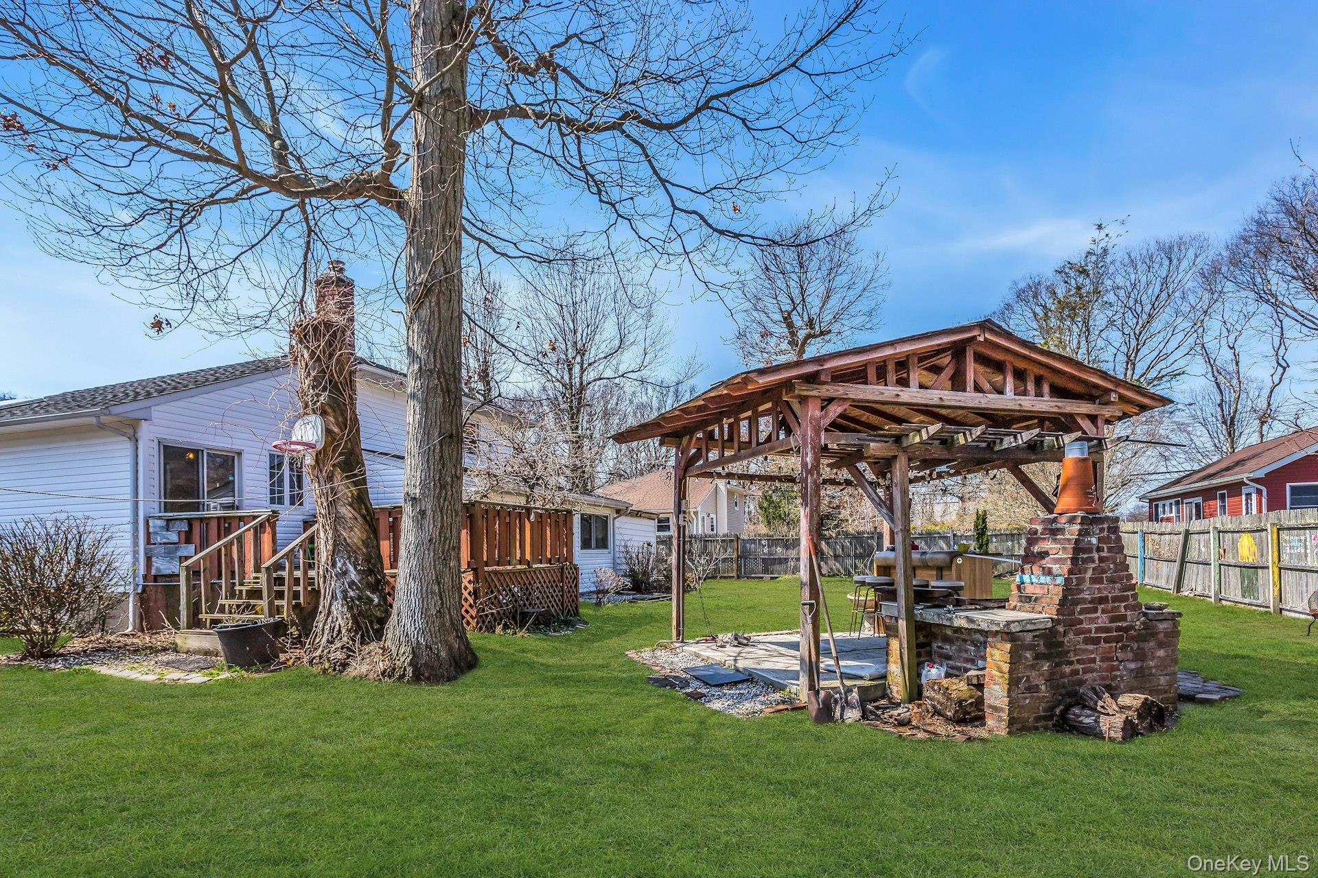 Single Family Diane  Suffolk County, NY 11706, MLS-981374-24