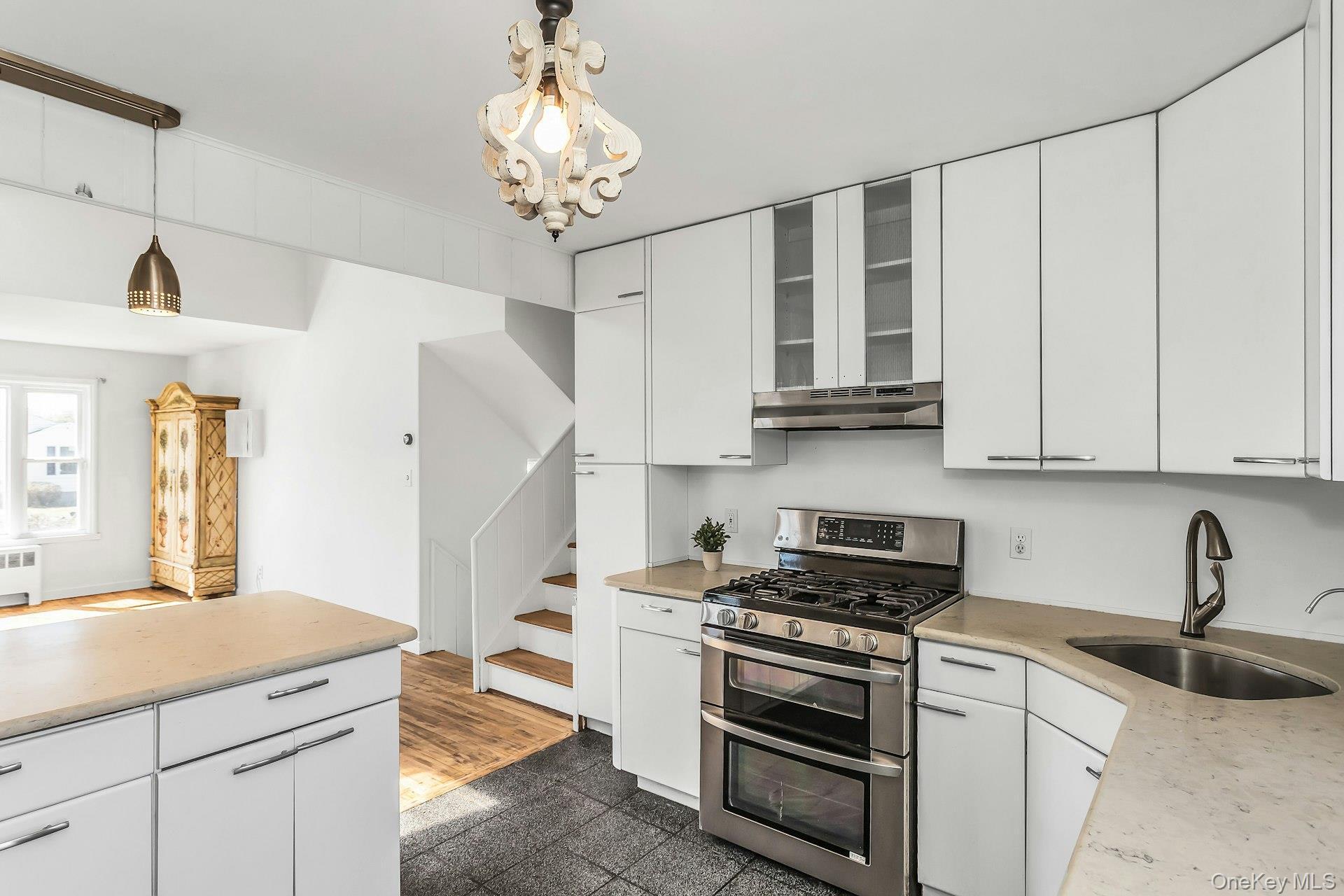 Single Family Diane  Suffolk County, NY 11706, MLS-981374-5