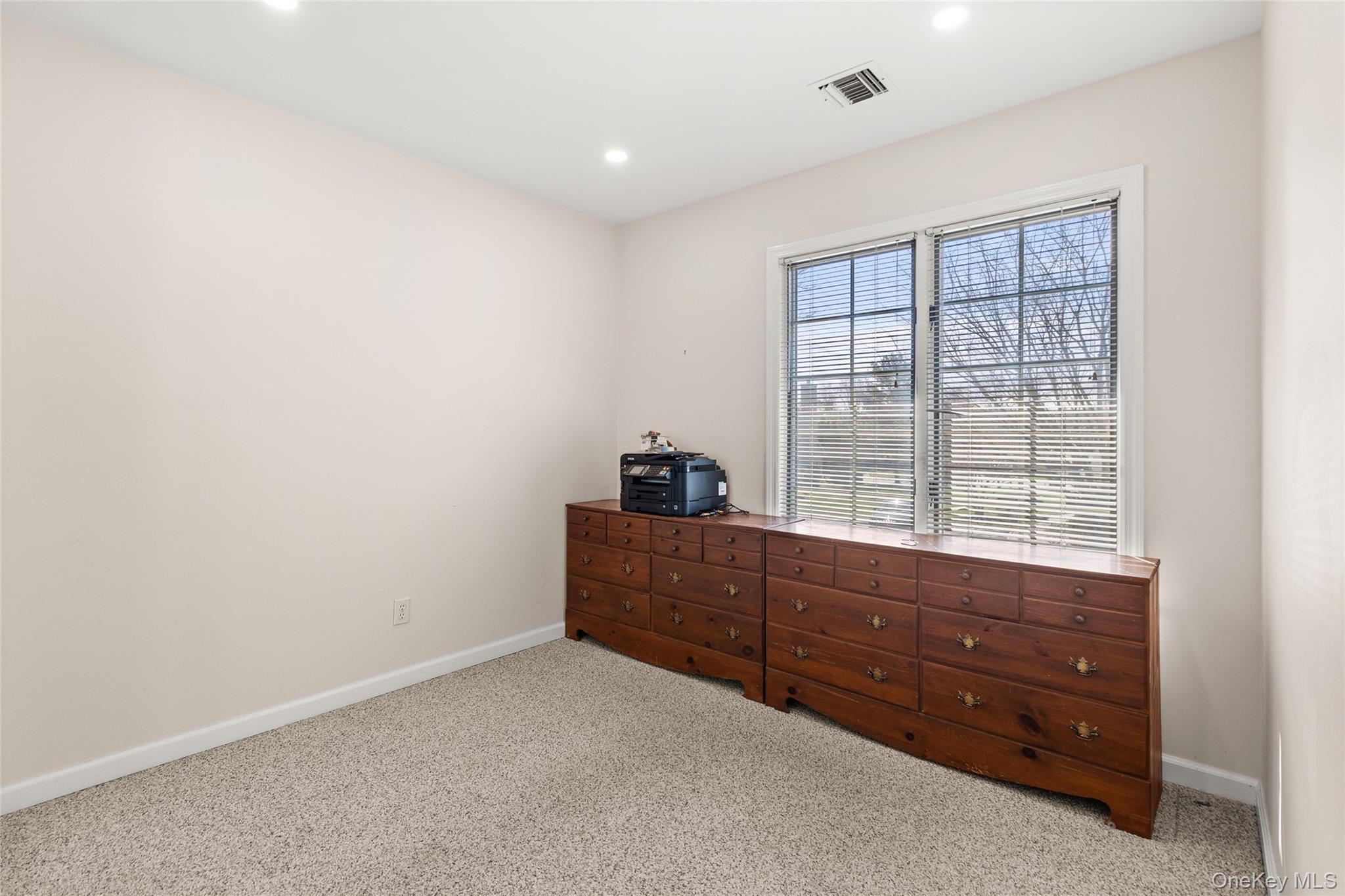 Condo Doral  Suffolk County, NY 11706, MLS-981405-11