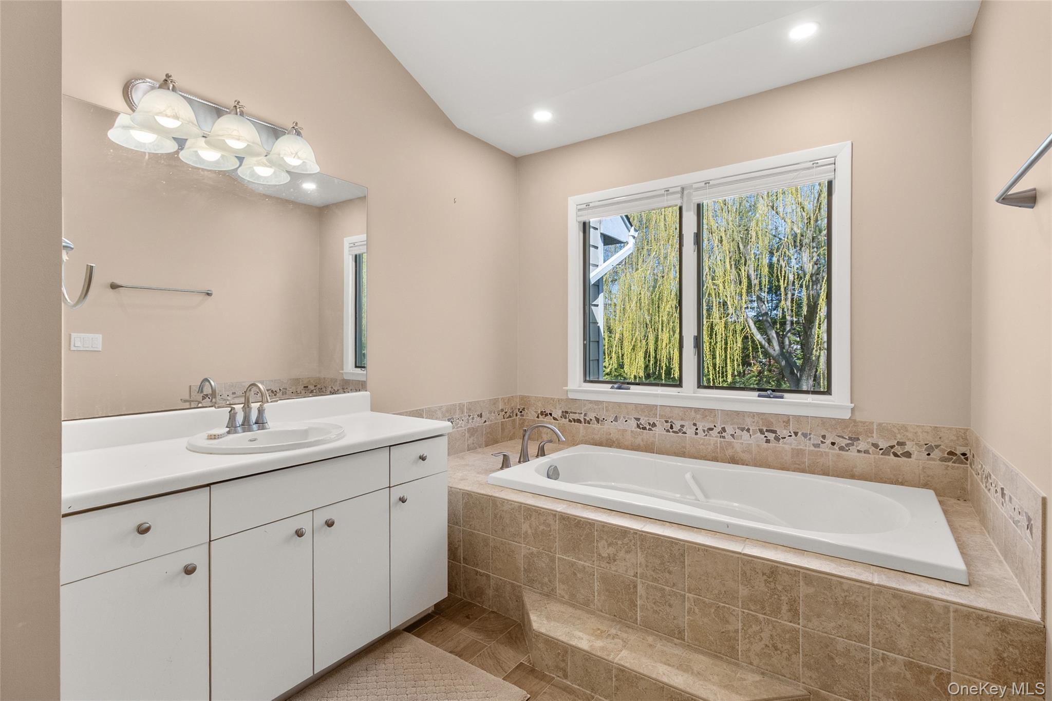 Condo Doral  Suffolk County, NY 11706, MLS-981405-16