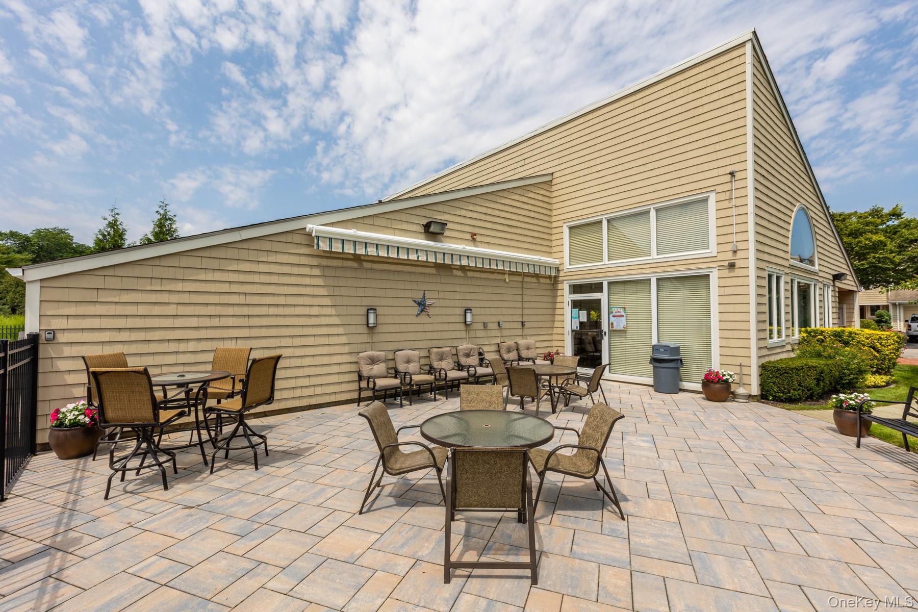 Condo Doral  Suffolk County, NY 11706, MLS-981405-19