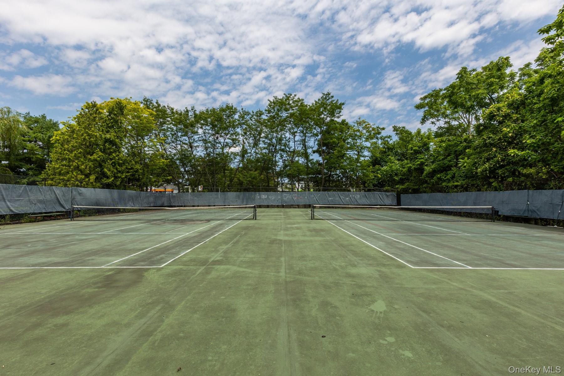 Condo Doral  Suffolk County, NY 11706, MLS-981405-21