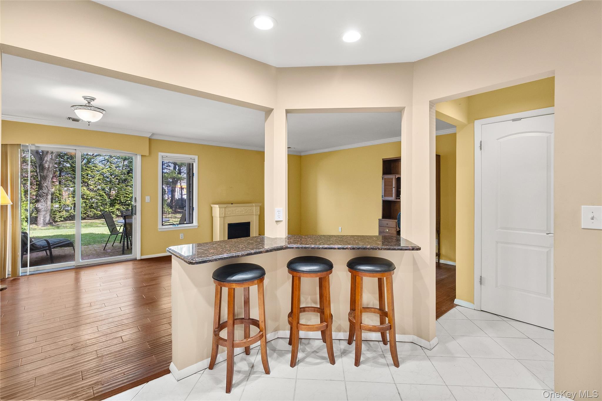 Condo Doral  Suffolk County, NY 11706, MLS-981405-4