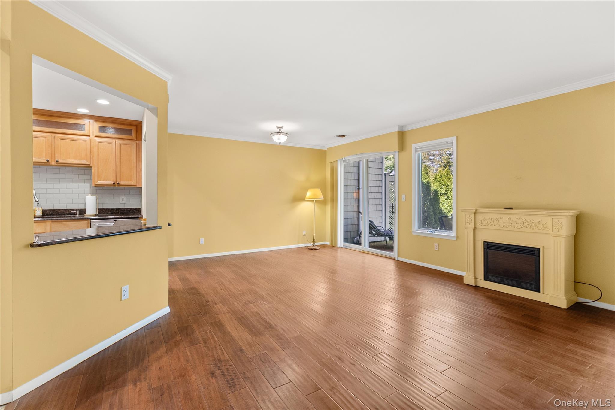 Condo Doral  Suffolk County, NY 11706, MLS-981405-6