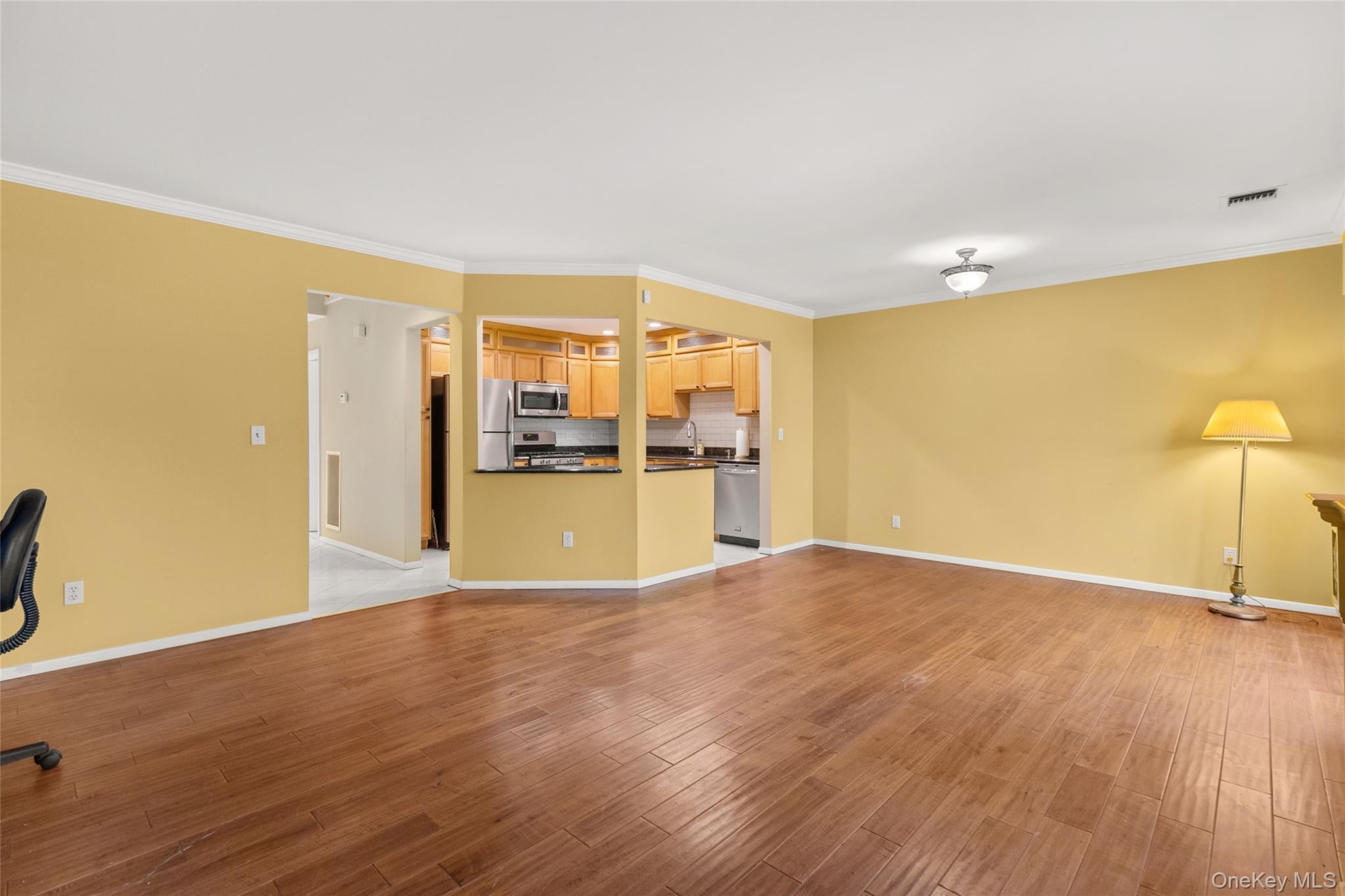 Condo Doral  Suffolk County, NY 11706, MLS-981405-7