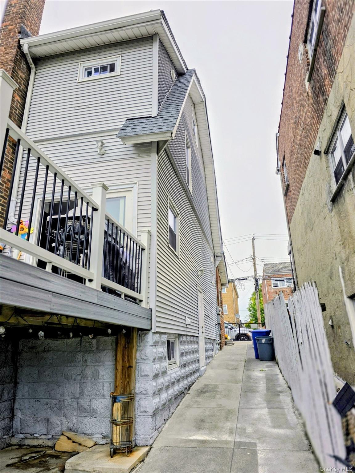 Single Family Revere Avenue  Bronx, NY 10465, MLS-981410-32